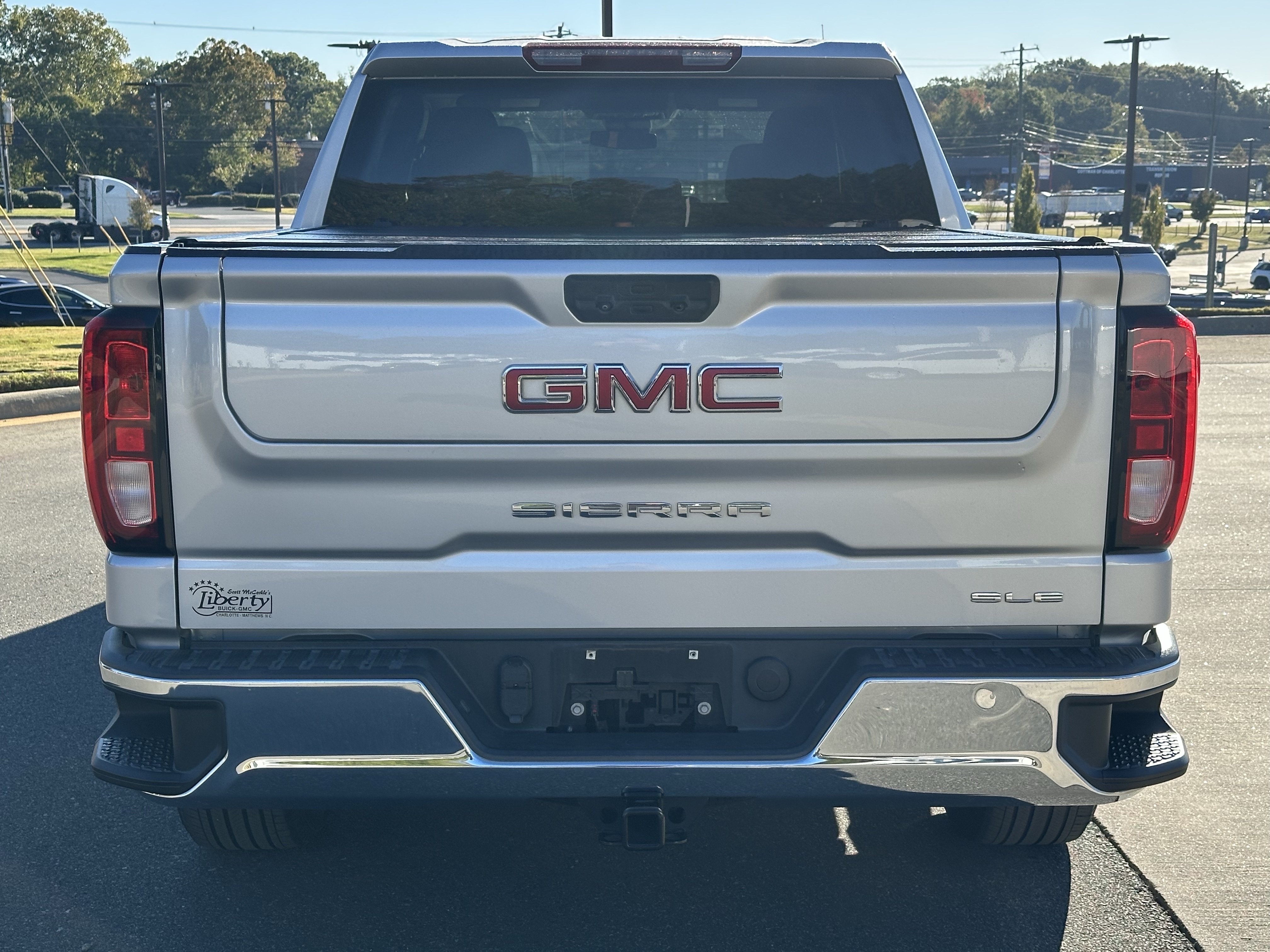 Used 2022 GMC Sierra 1500 SLE Pickup
