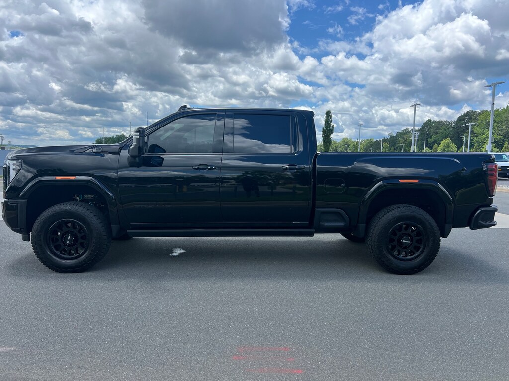 Used 2024 GMC Sierra 2500HD AT4 Pickup