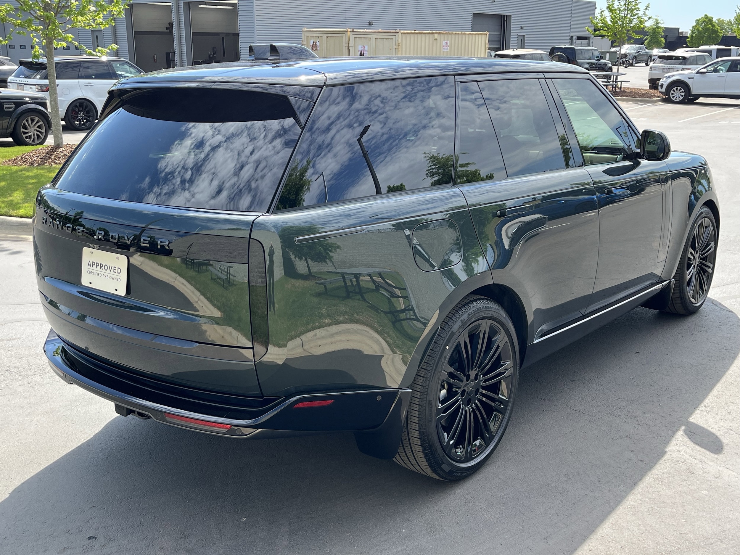 2026 Land Rover Range Rover SE photo 5