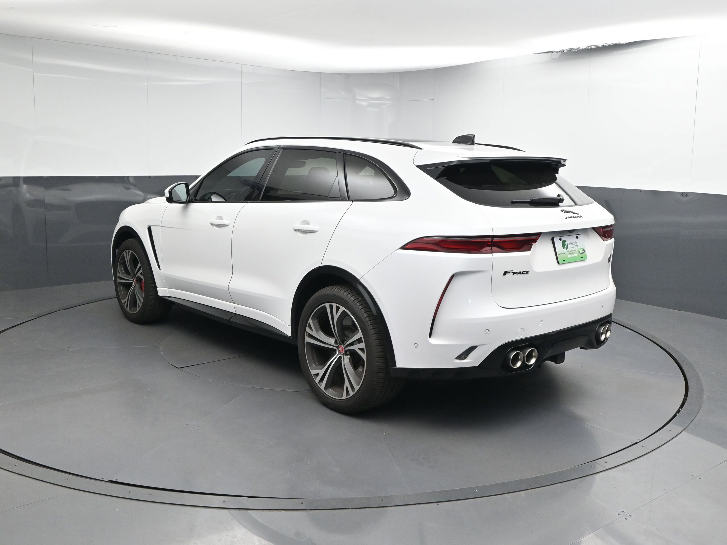2023 Jaguar F-PACE SVR photo 3