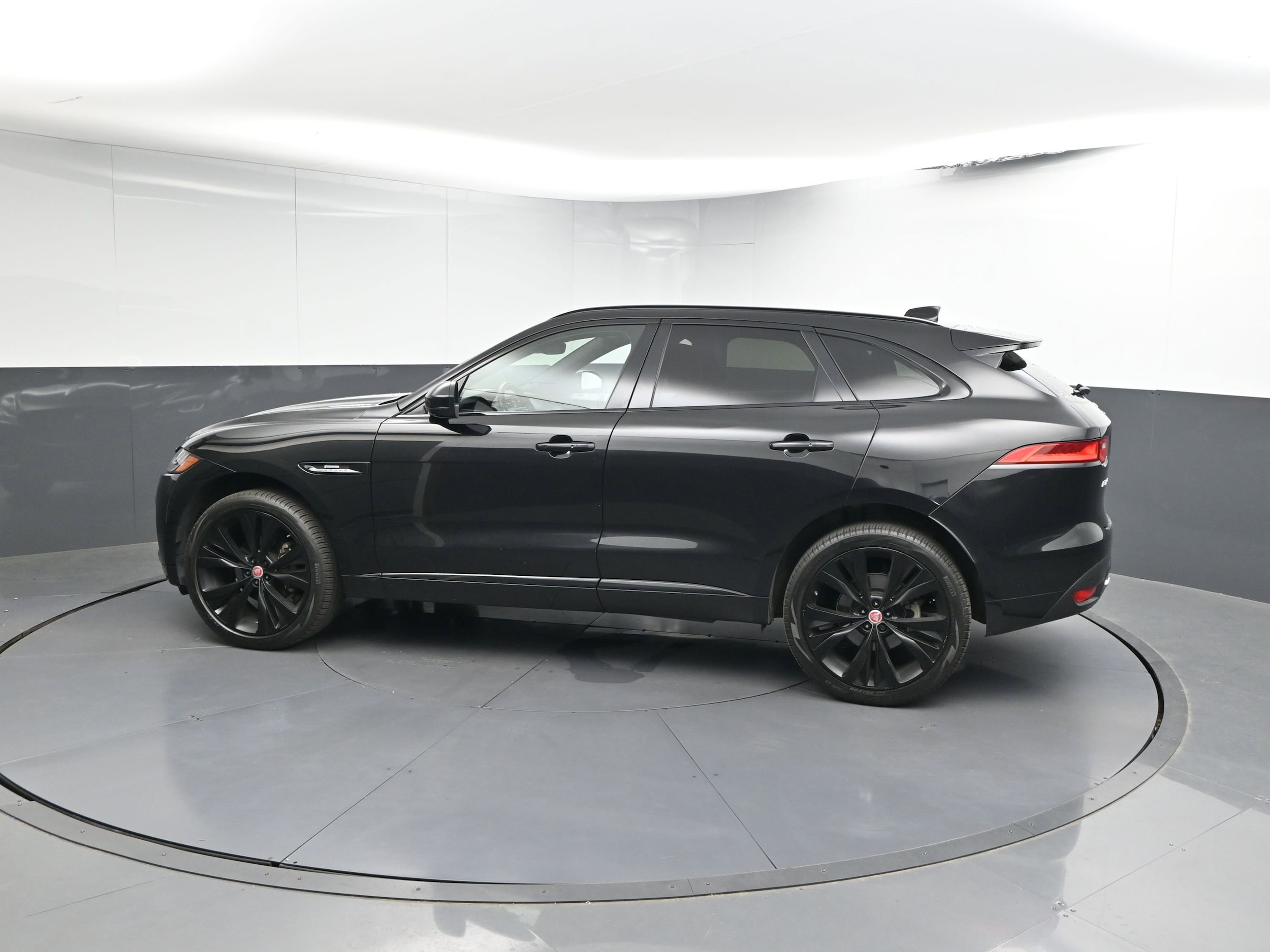 Used 2019 Jaguar F-Pace R-Sport with VIN SADCL2FX4KA392244 for sale in Greenville, SC