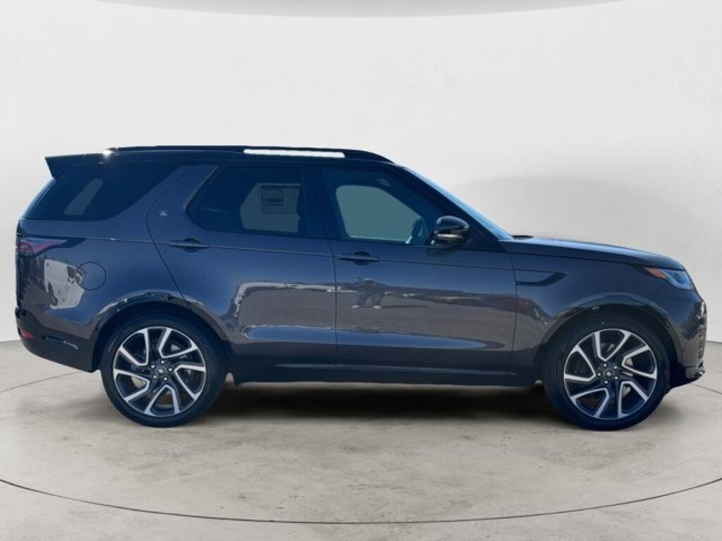 Used 2025 Land Rover Discovery P360 Dynamic SE SUV