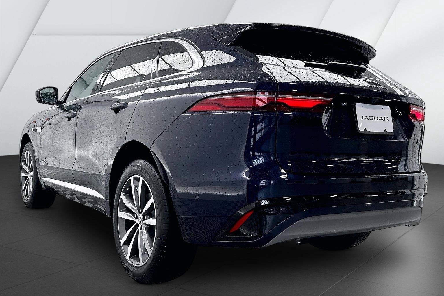 2026 Jaguar F-Pace R-Dynamic S - Photo 22