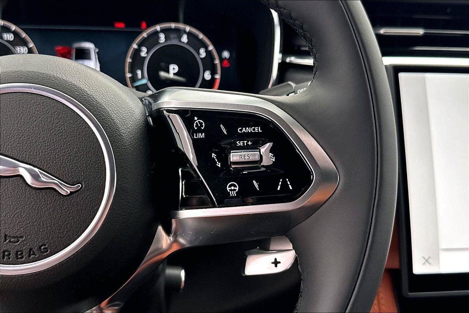 2026 Jaguar F-Pace R-Dynamic S - Photo 15