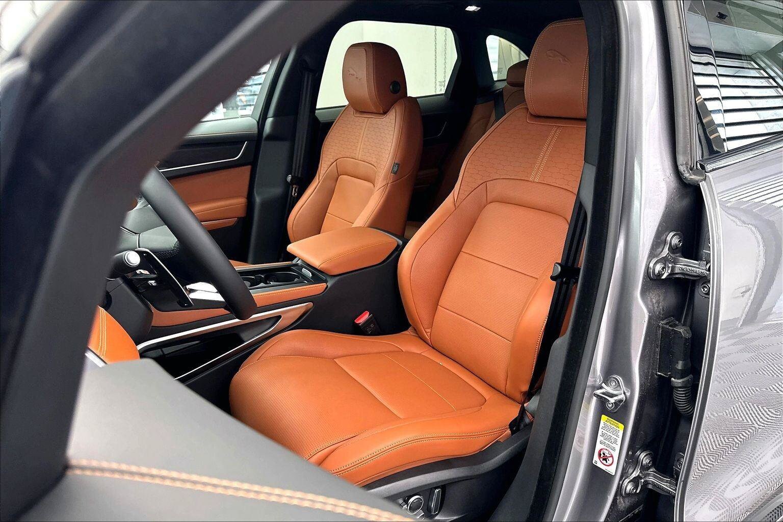 2026 Jaguar F-Pace R-Dynamic S - Photo 27