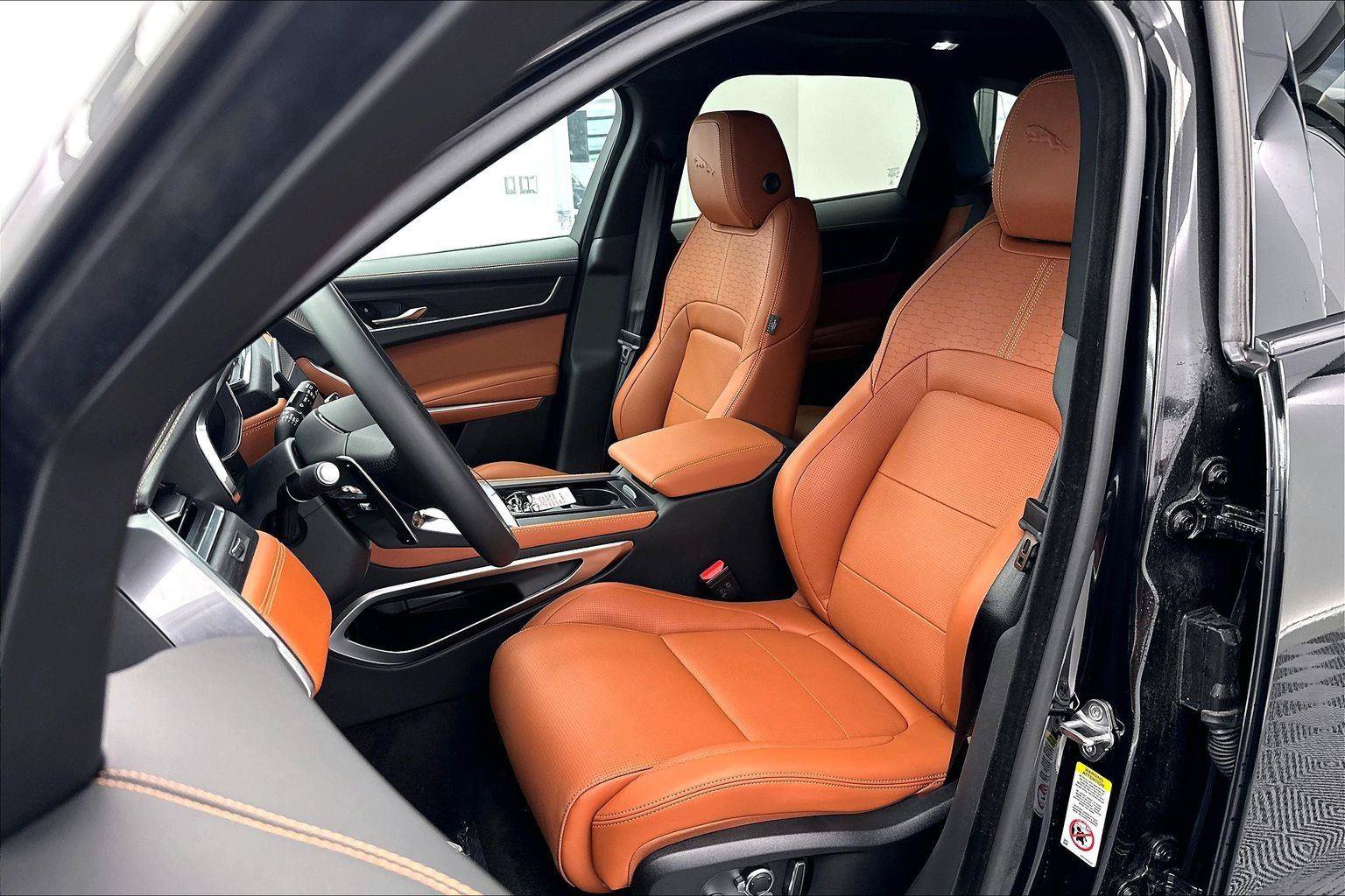 2026 Jaguar F-Pace R-Dynamic S - Photo 27