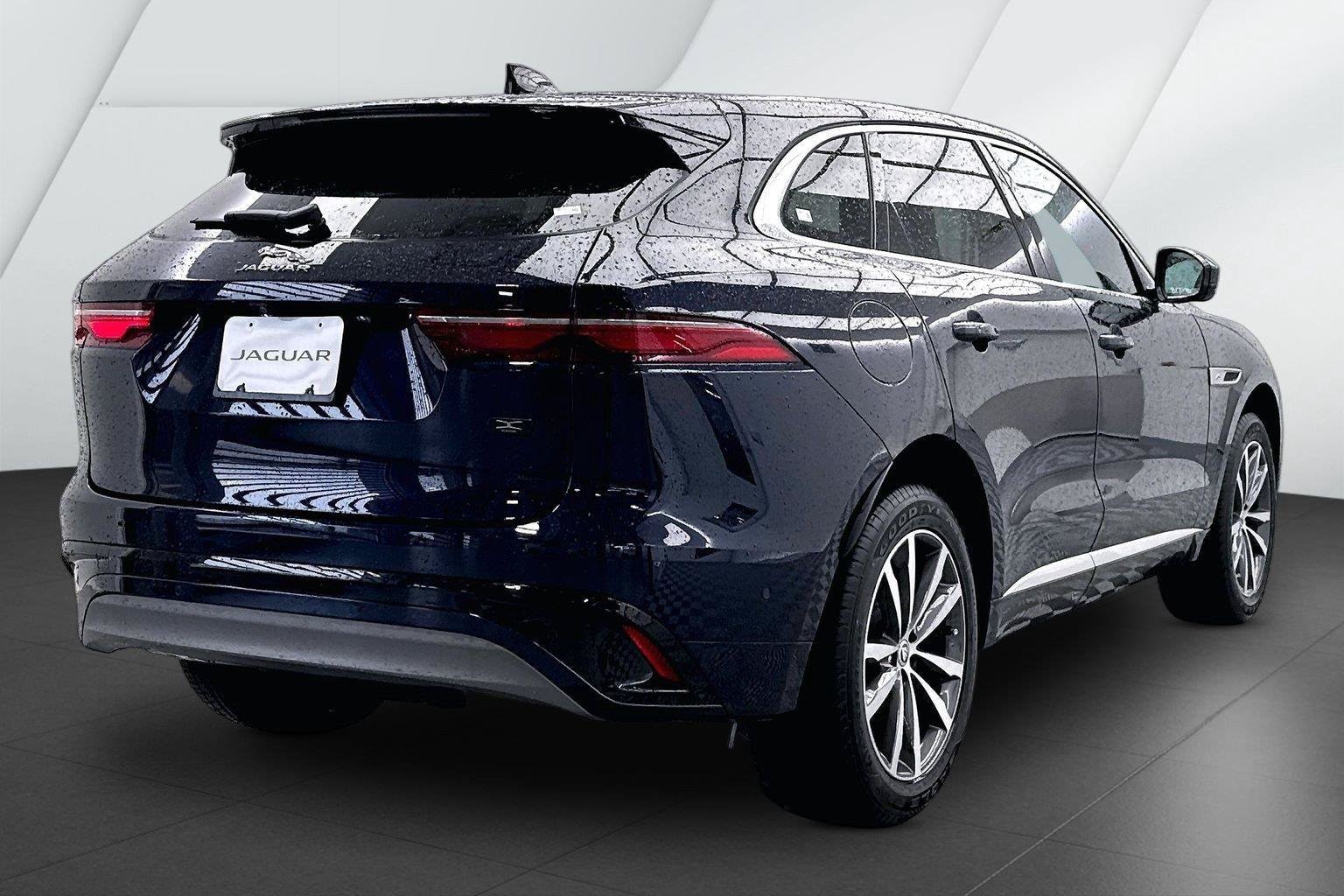 2026 Jaguar F-Pace R-Dynamic S - Photo 25