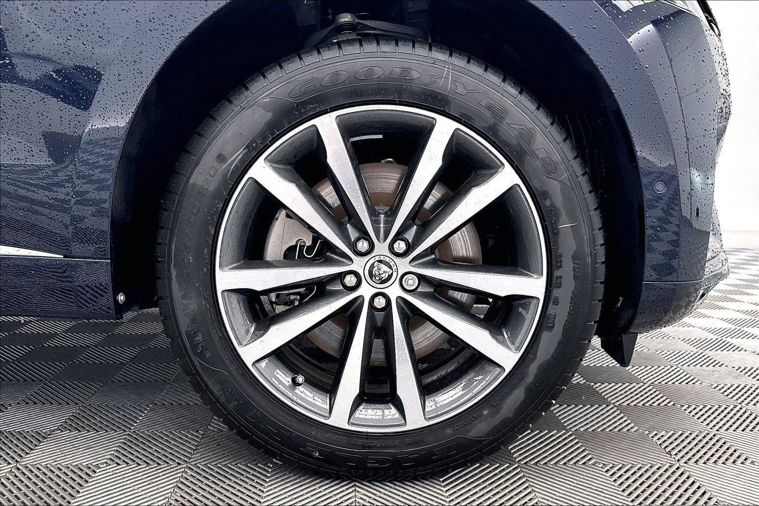 2026 Jaguar F-Pace R-Dynamic S - Photo 9
