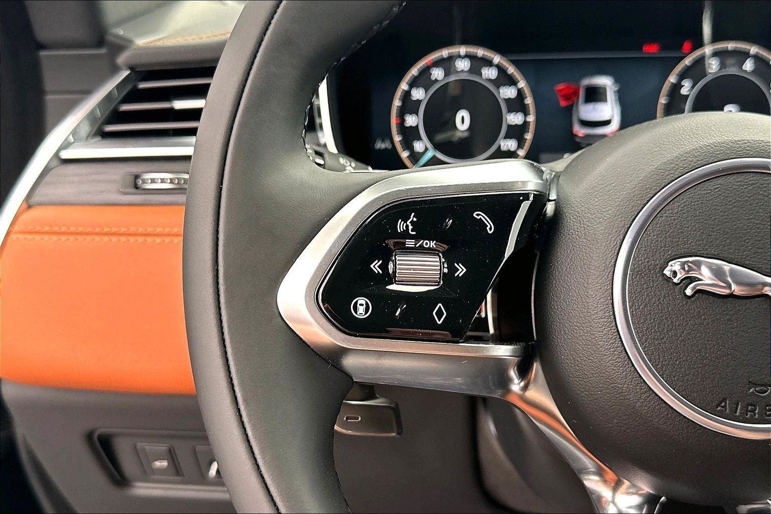 2026 Jaguar F-Pace R-Dynamic S - Photo 14