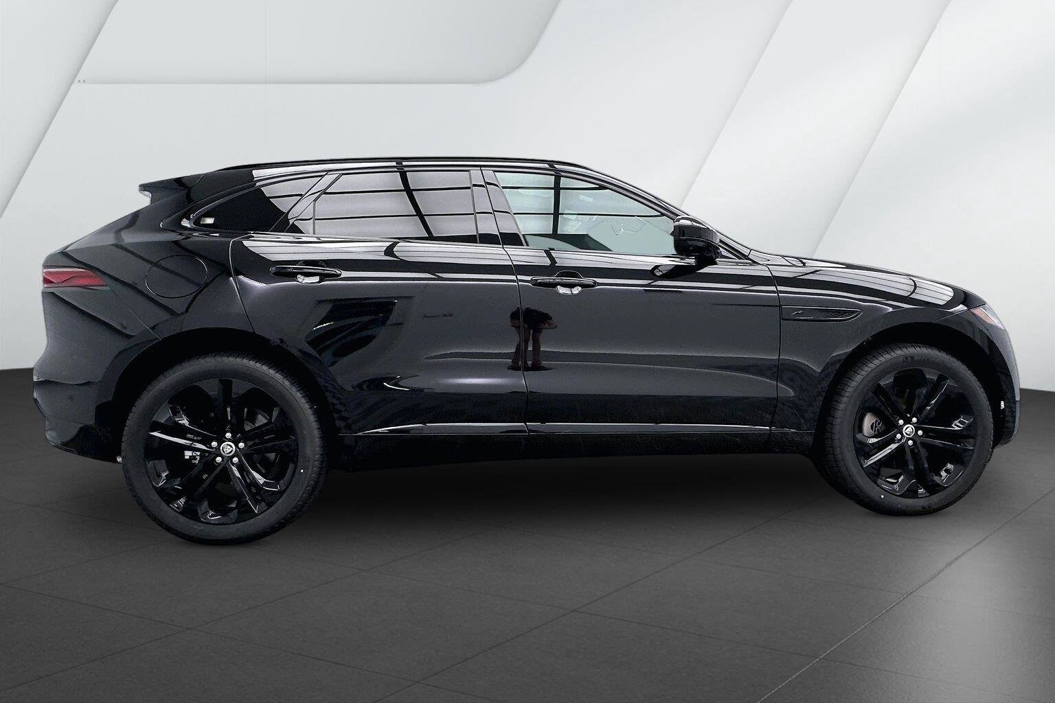 2026 Jaguar F-Pace R-Dynamic S - Photo 25