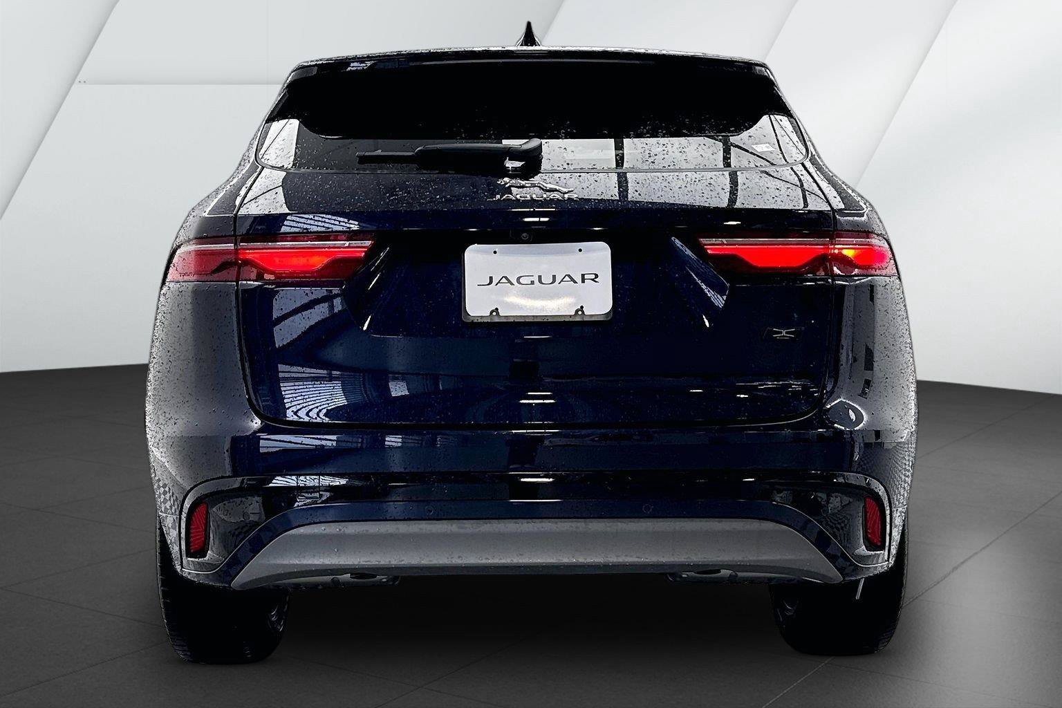 2026 Jaguar F-Pace R-Dynamic S - Photo 23