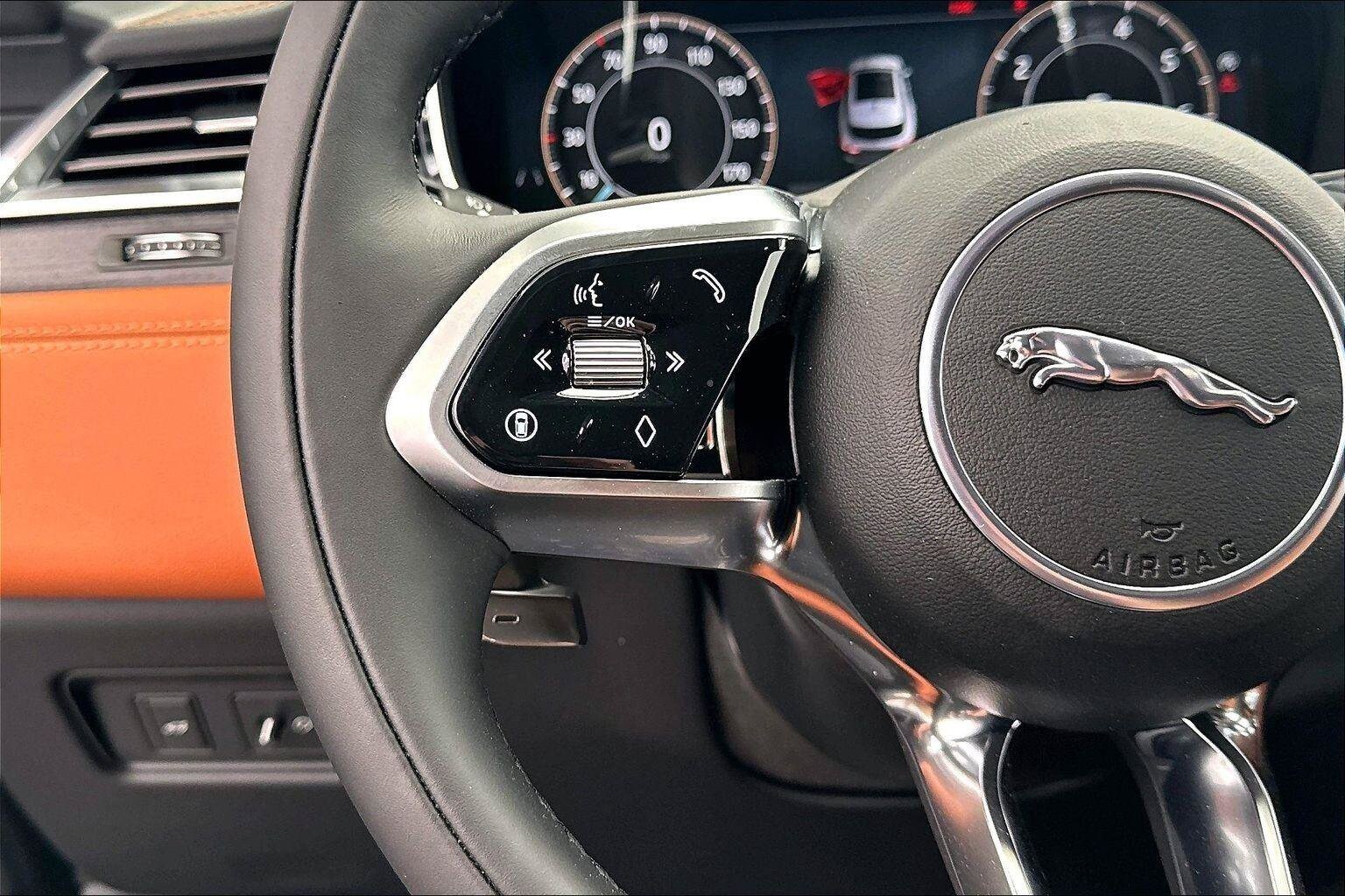 2026 Jaguar F-Pace R-Dynamic S - Photo 14