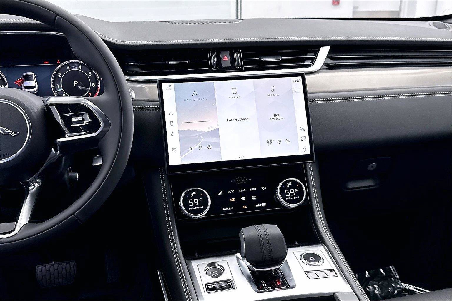2026 Jaguar F-Pace R-Dynamic S - Photo 11