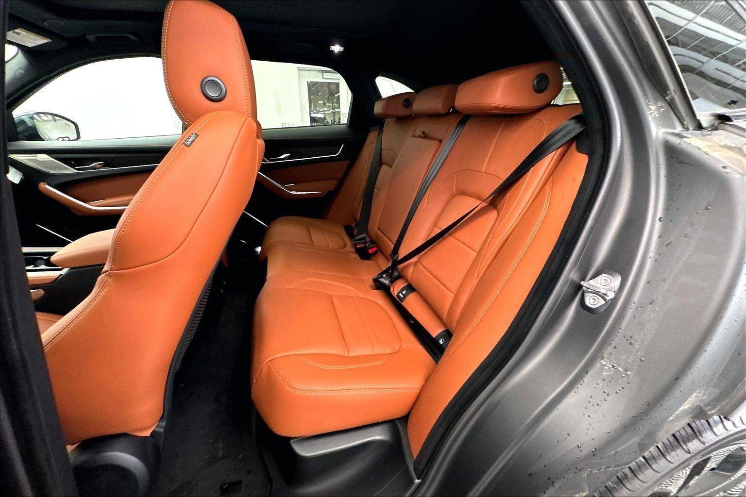 2026 Jaguar F-Pace R-Dynamic S - Photo 28