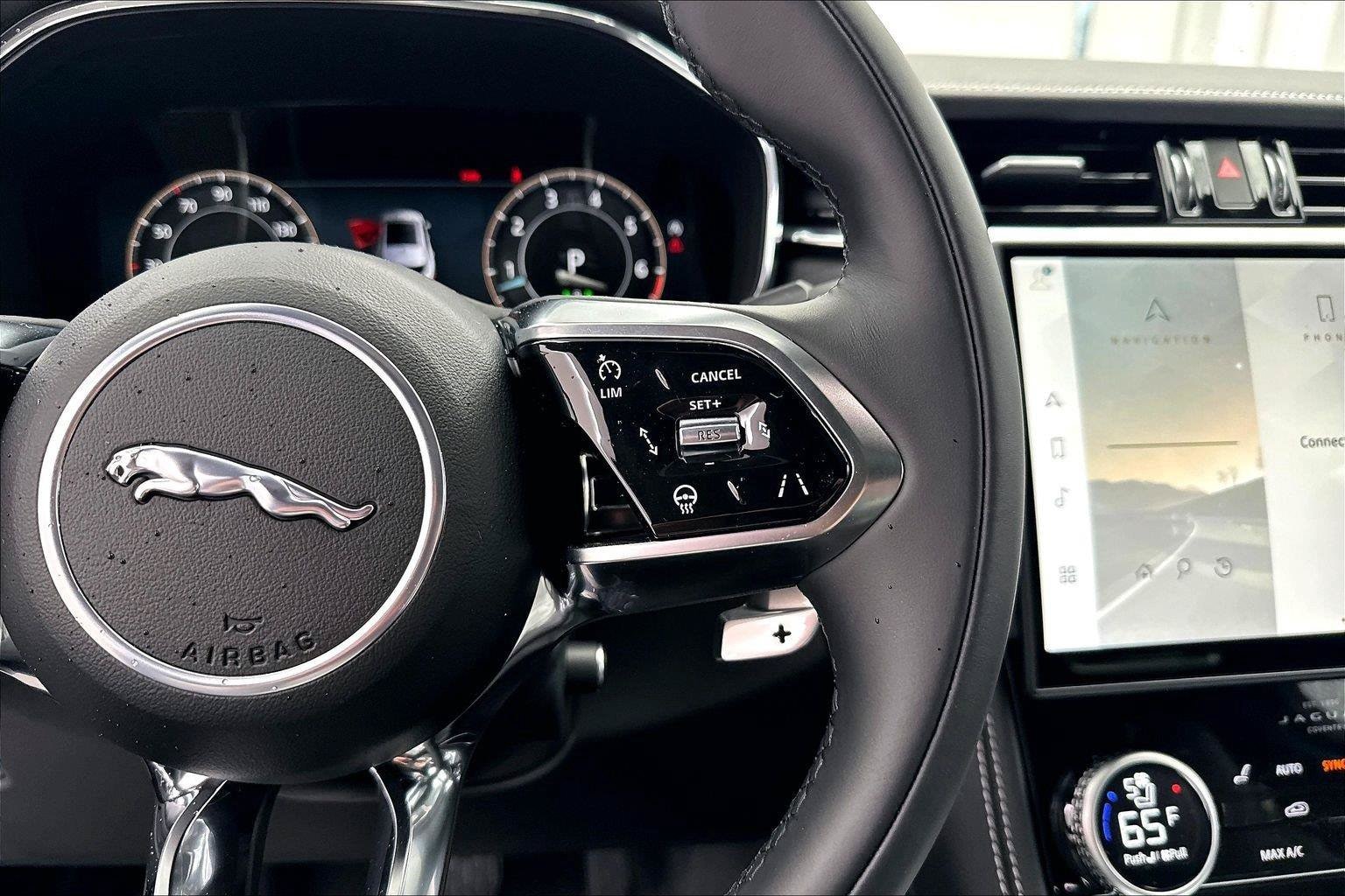 2026 Jaguar F-Pace R-Dynamic S - Photo 17