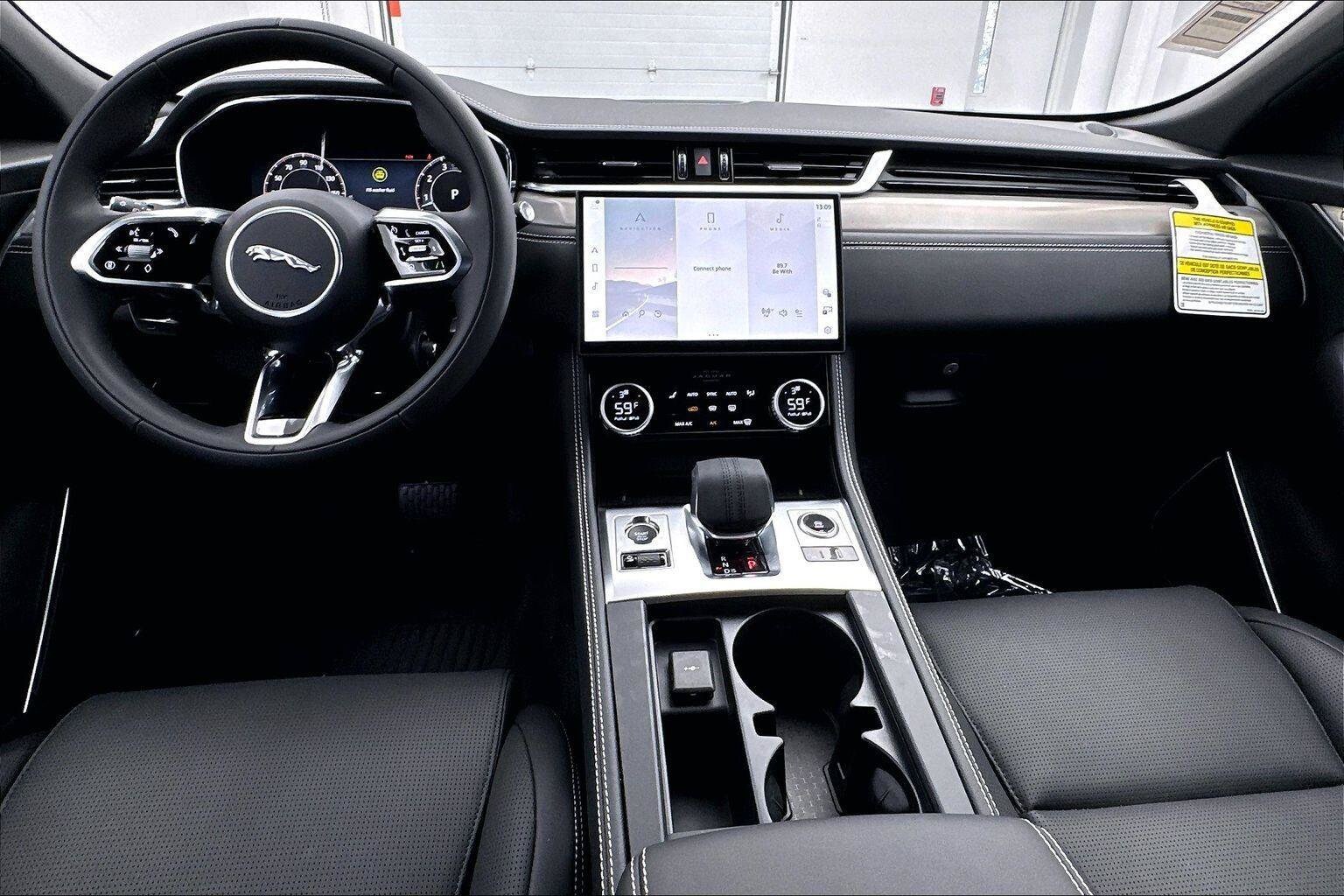 2026 Jaguar F-Pace R-Dynamic S - Photo 9