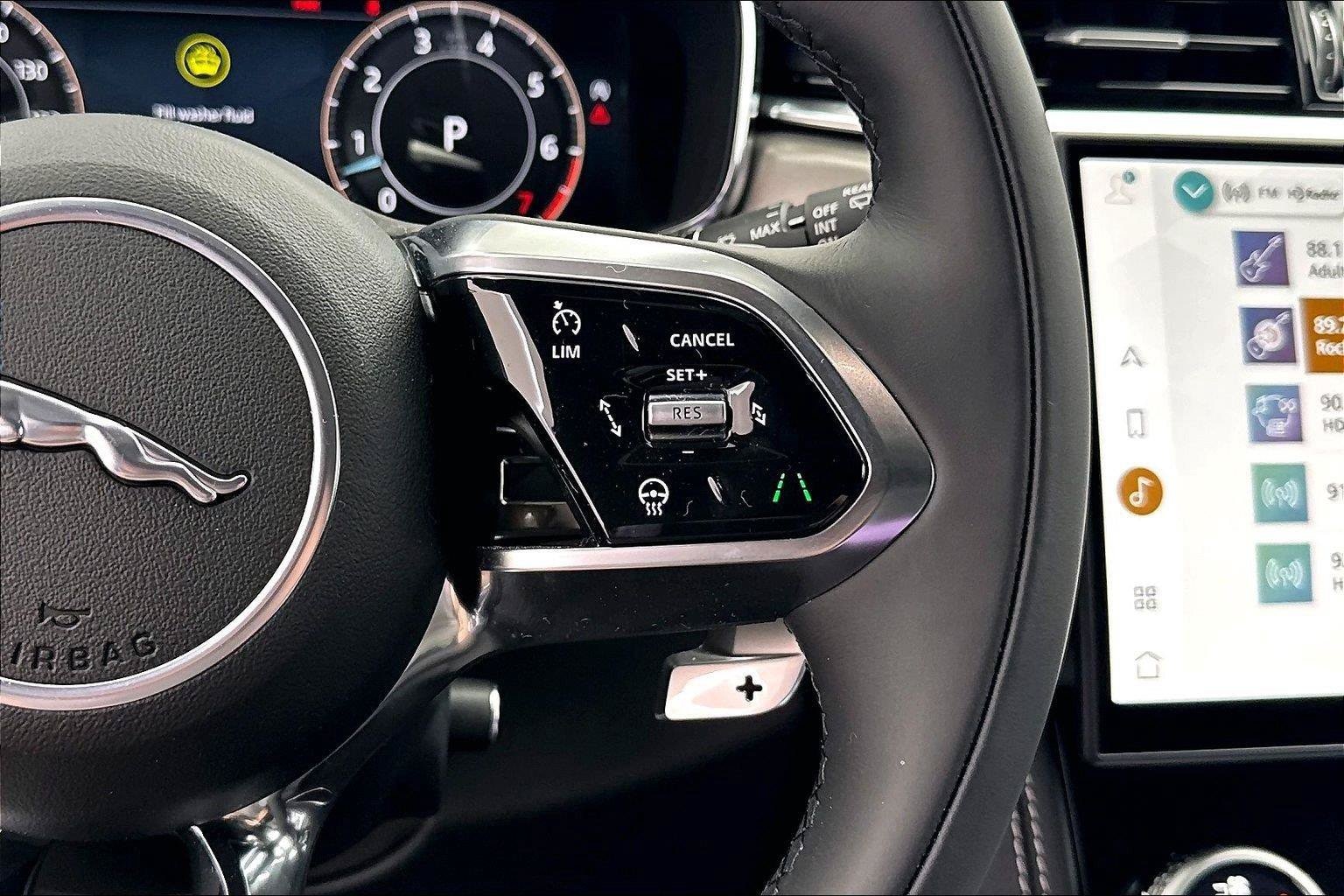 2026 Jaguar F-Pace R-Dynamic S - Photo 17