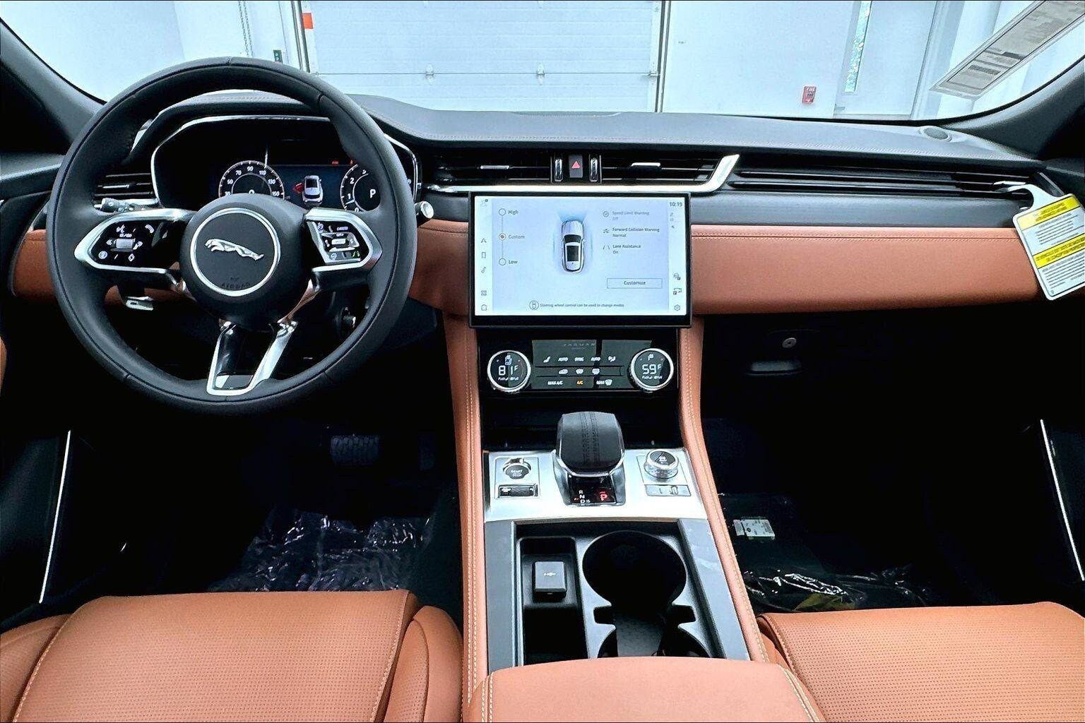 2026 Jaguar F-Pace R-Dynamic S - Photo 9