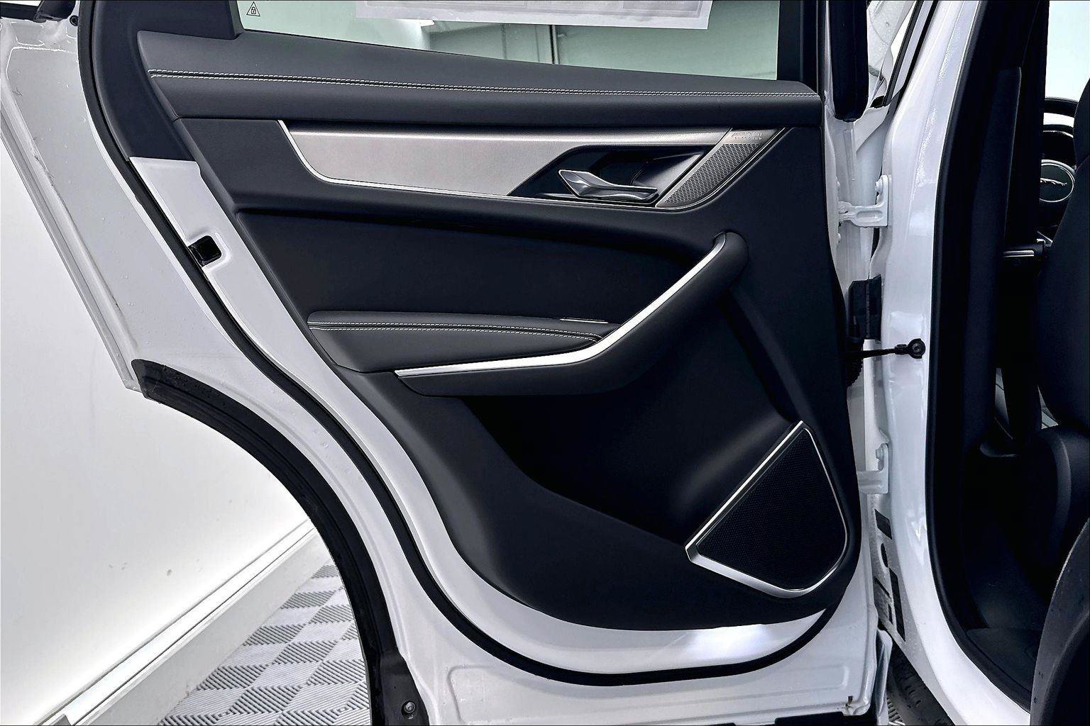 2026 Jaguar F-Pace R-Dynamic S - Photo 29