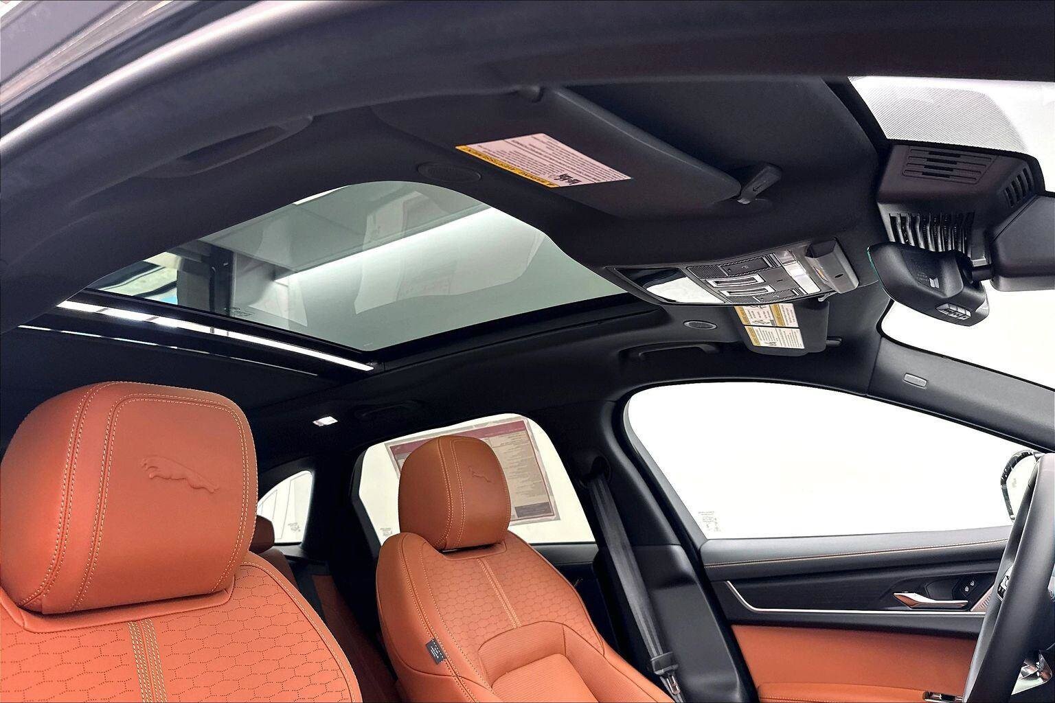 2026 Jaguar F-Pace R-Dynamic S - Photo 34