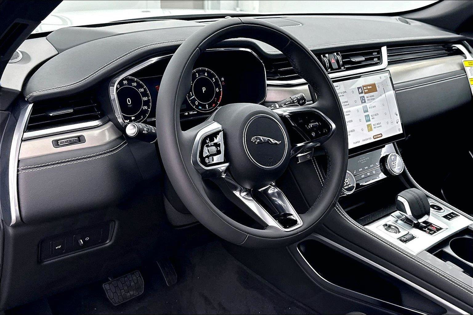 2026 Jaguar F-Pace R-Dynamic S - Photo 10
