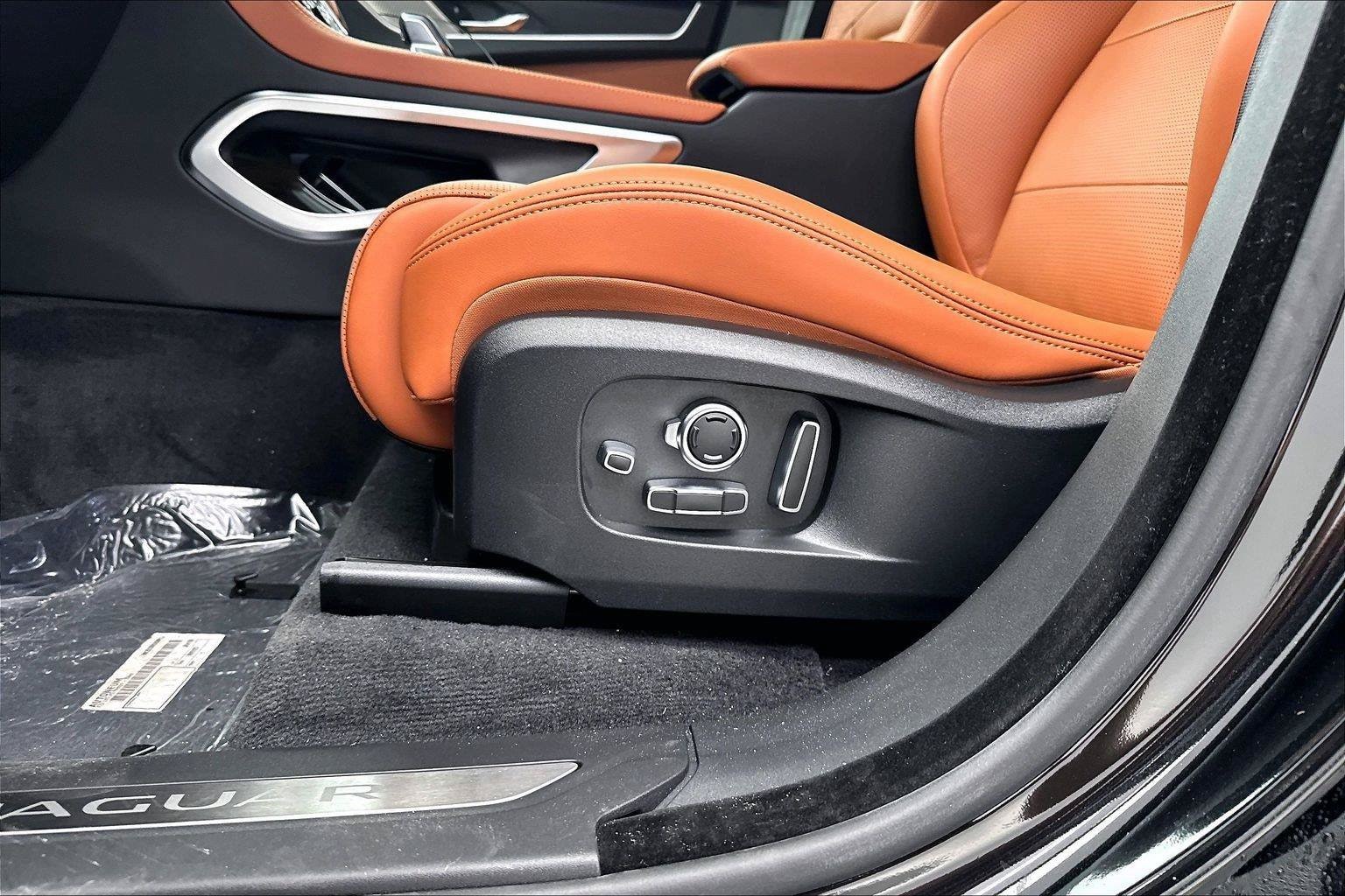 2026 Jaguar F-Pace R-Dynamic S - Photo 35