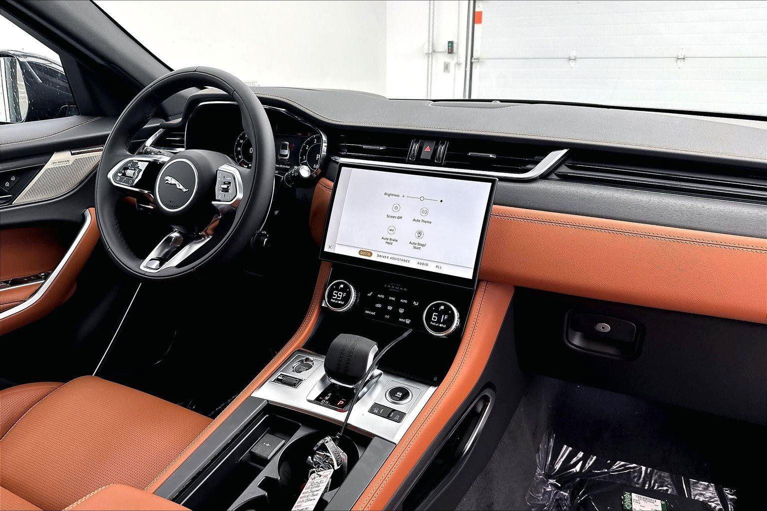2026 Jaguar F-Pace R-Dynamic S - Photo 32