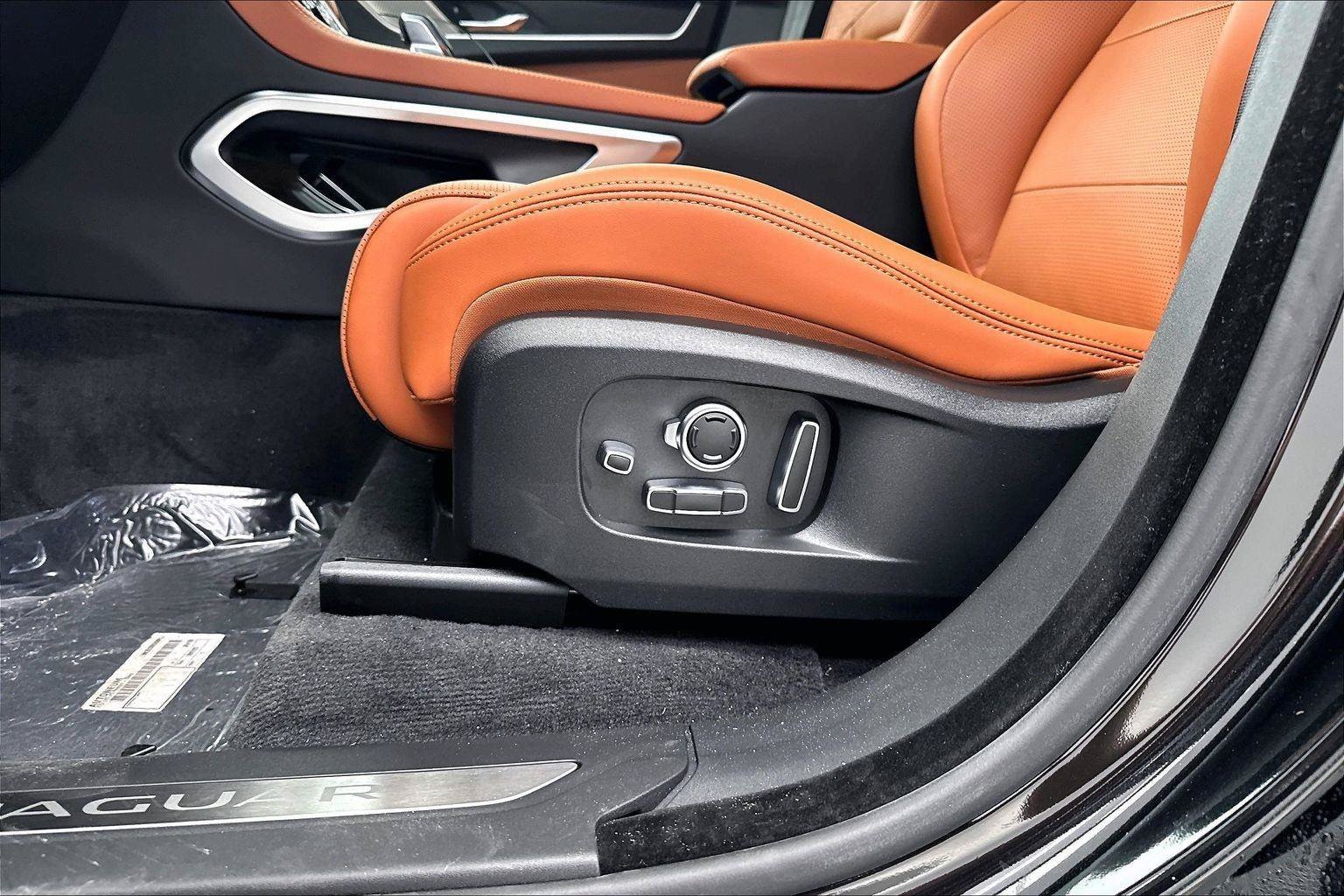 2026 Jaguar F-Pace R-Dynamic S - Photo 25