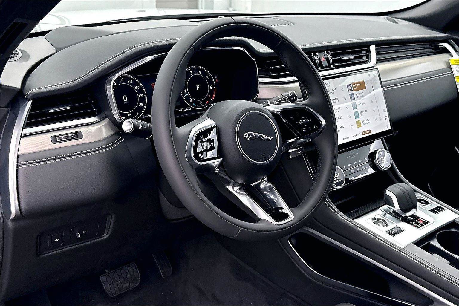 2026 Jaguar F-Pace R-Dynamic S - Photo 22
