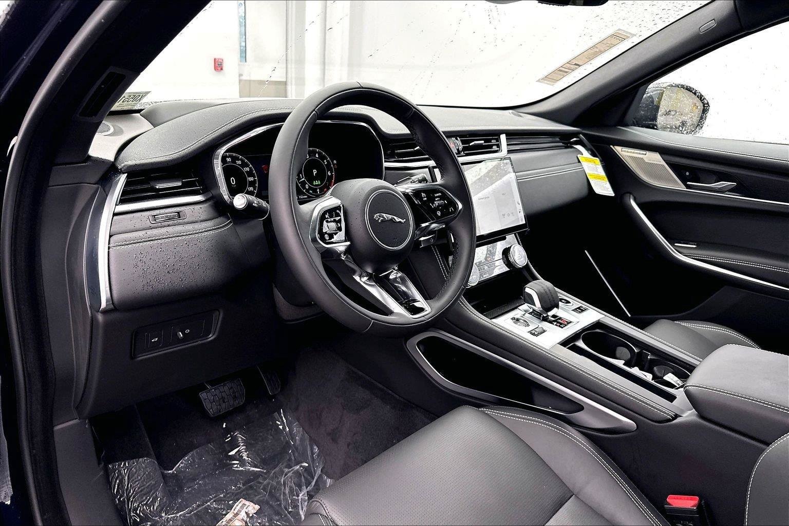 2026 Jaguar F-Pace R-Dynamic S - Photo 10