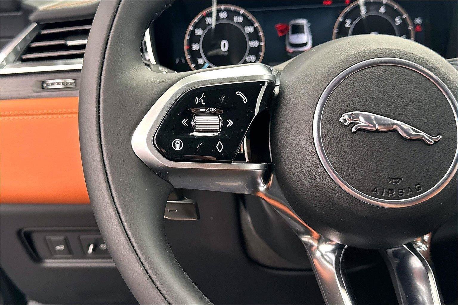 2026 Jaguar F-Pace R-Dynamic S - Photo 15