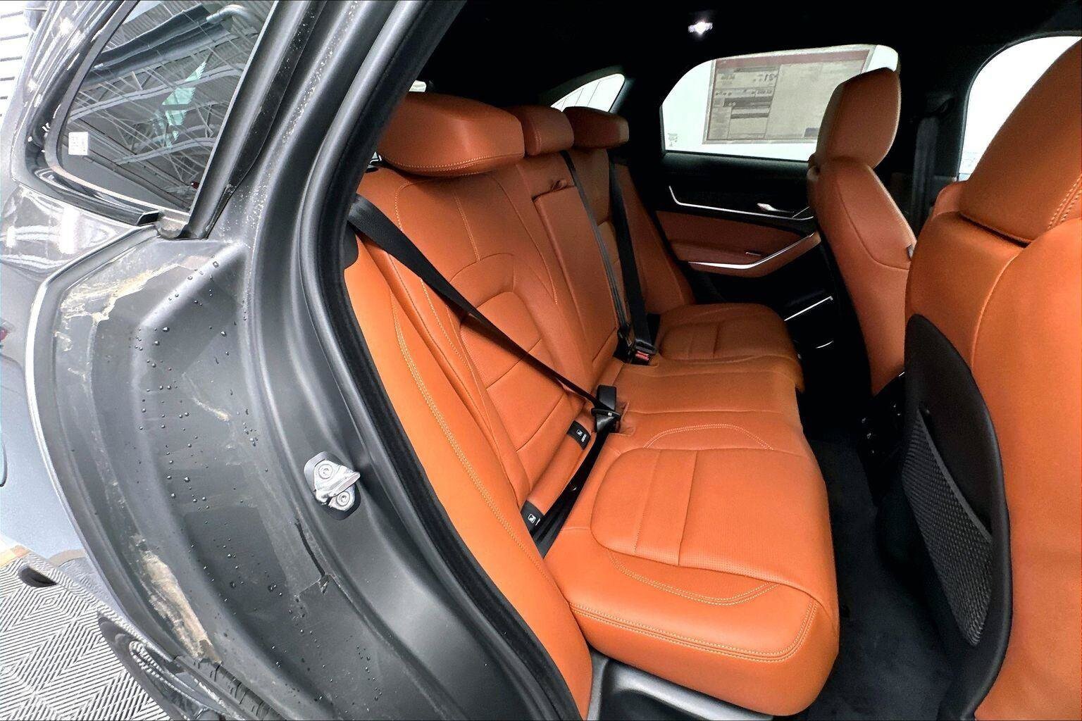 2026 Jaguar F-Pace R-Dynamic S - Photo 30
