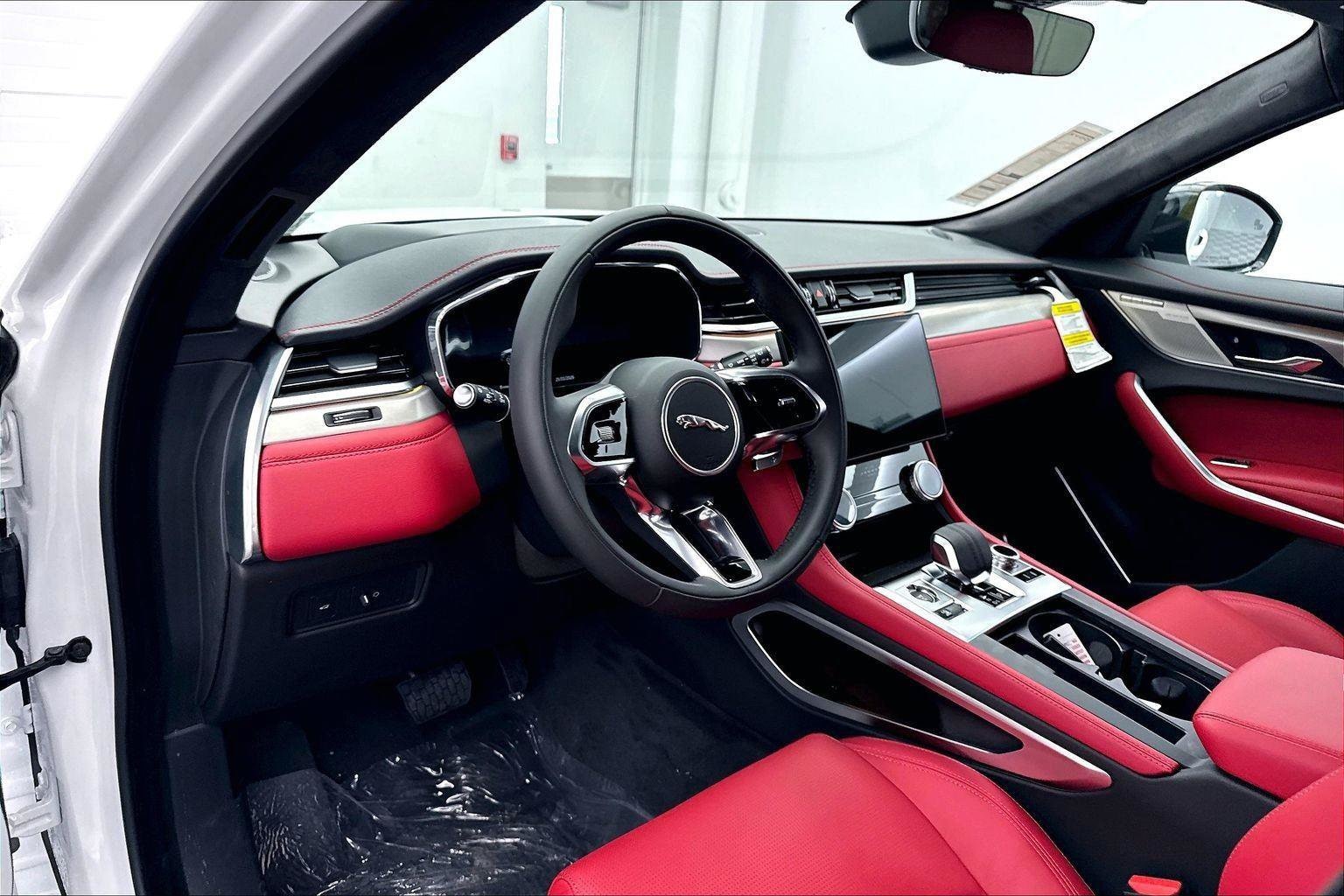 2026 Jaguar F-Pace R-Dynamic S - Photo 6