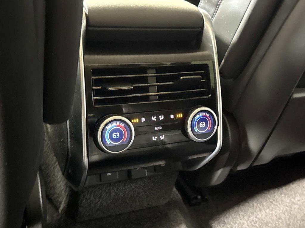 2023 Land Rover Range Rover SE - Photo 15