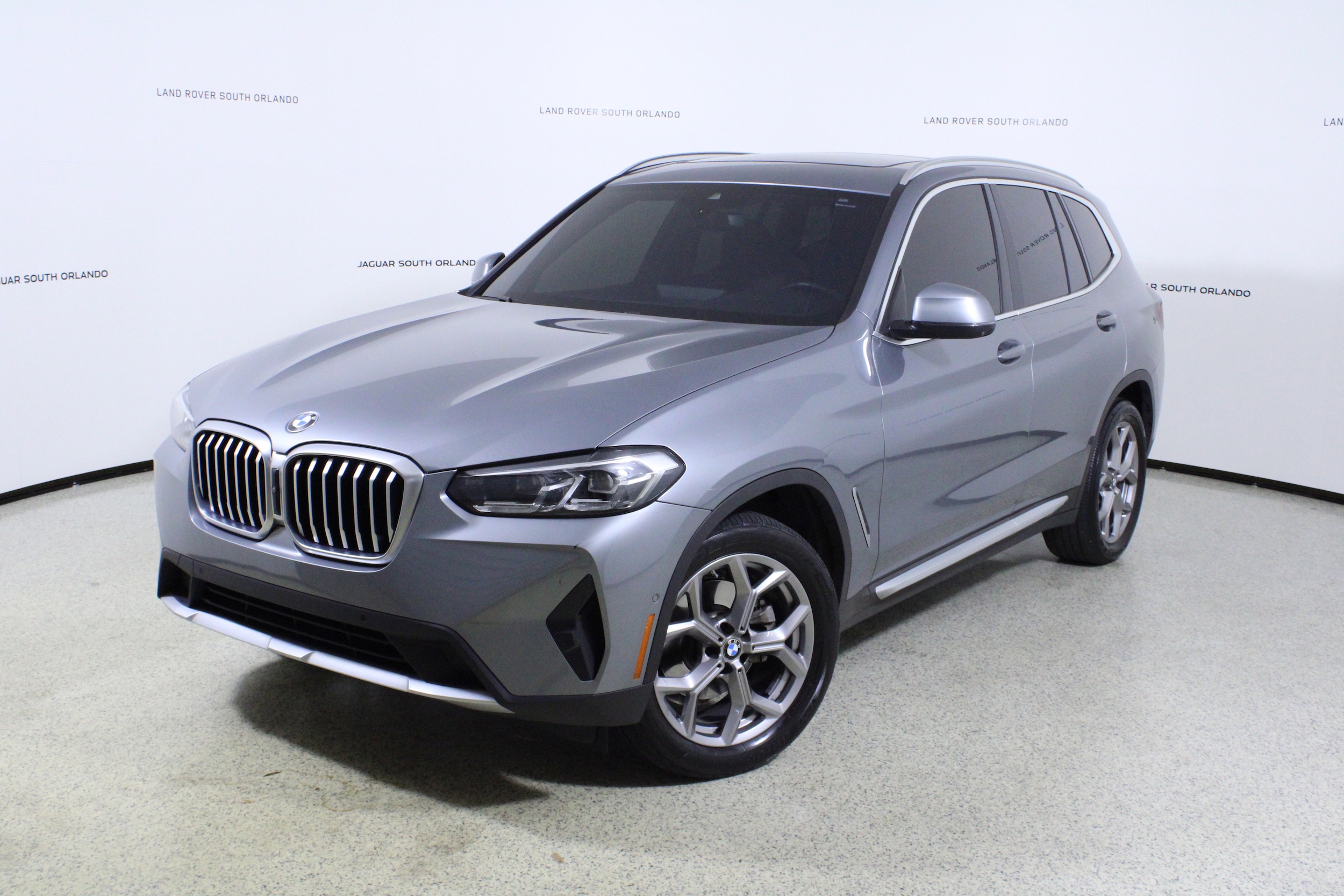 2023 BMW X3 30i's photo
