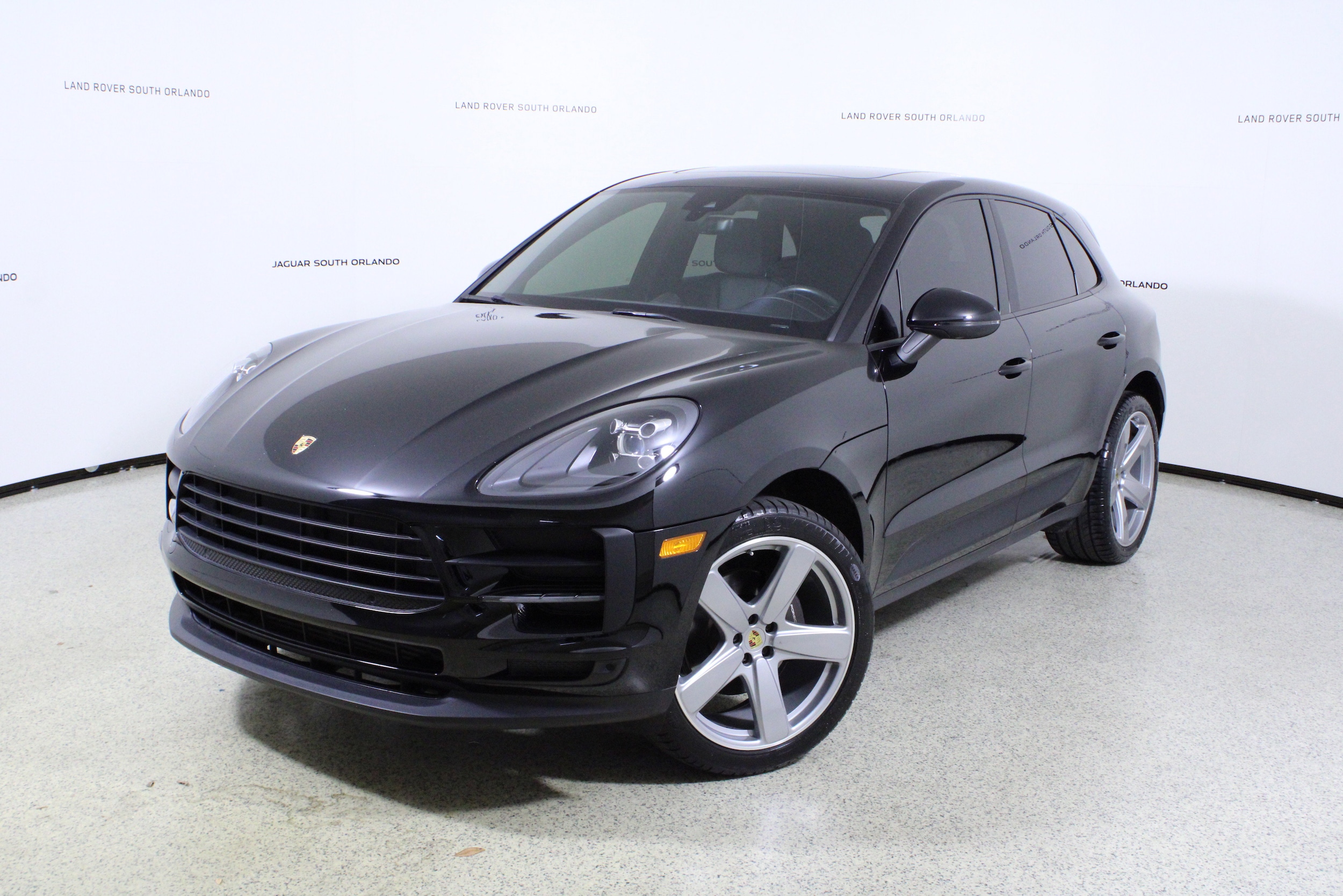 2020 Porsche Macan Base's photo