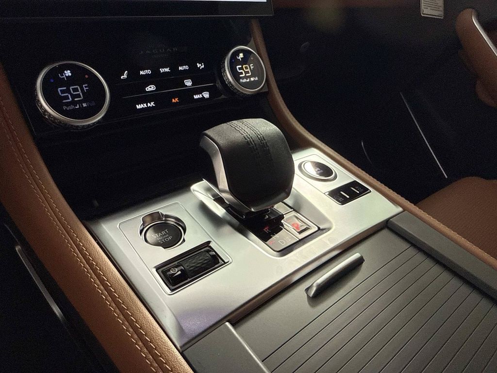 2026 Jaguar F-Pace R-Dynamic S - Photo 28