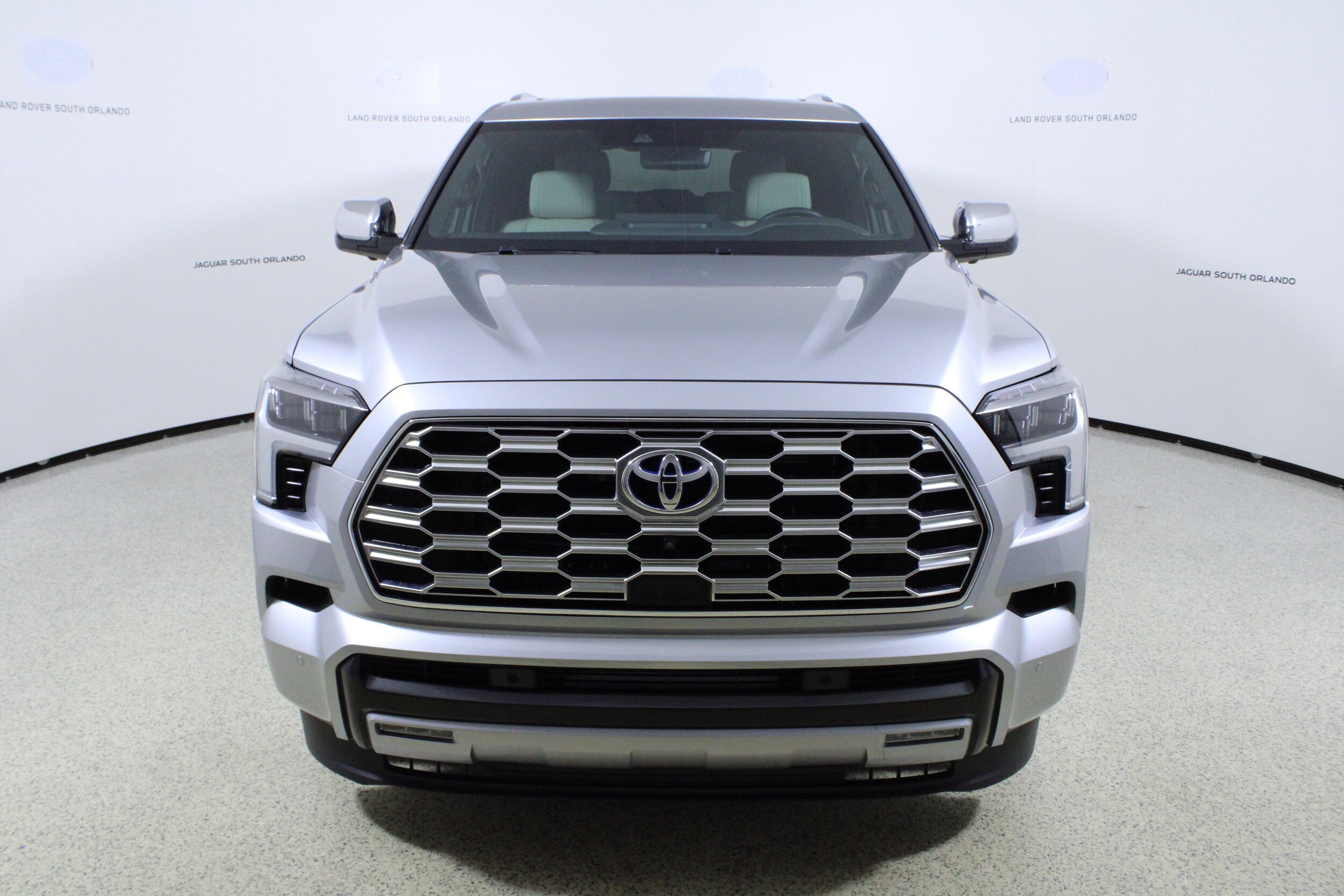 2023 Toyota Sequoia Platinum photo 2