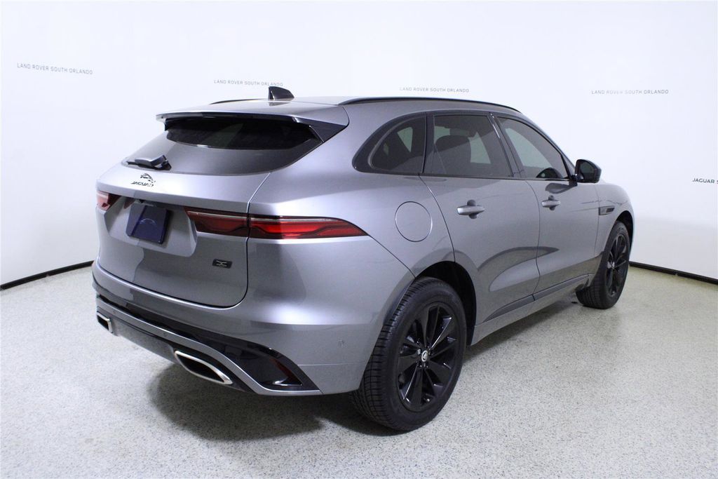 2026 Jaguar F-Pace R-Dynamic S - Photo 7