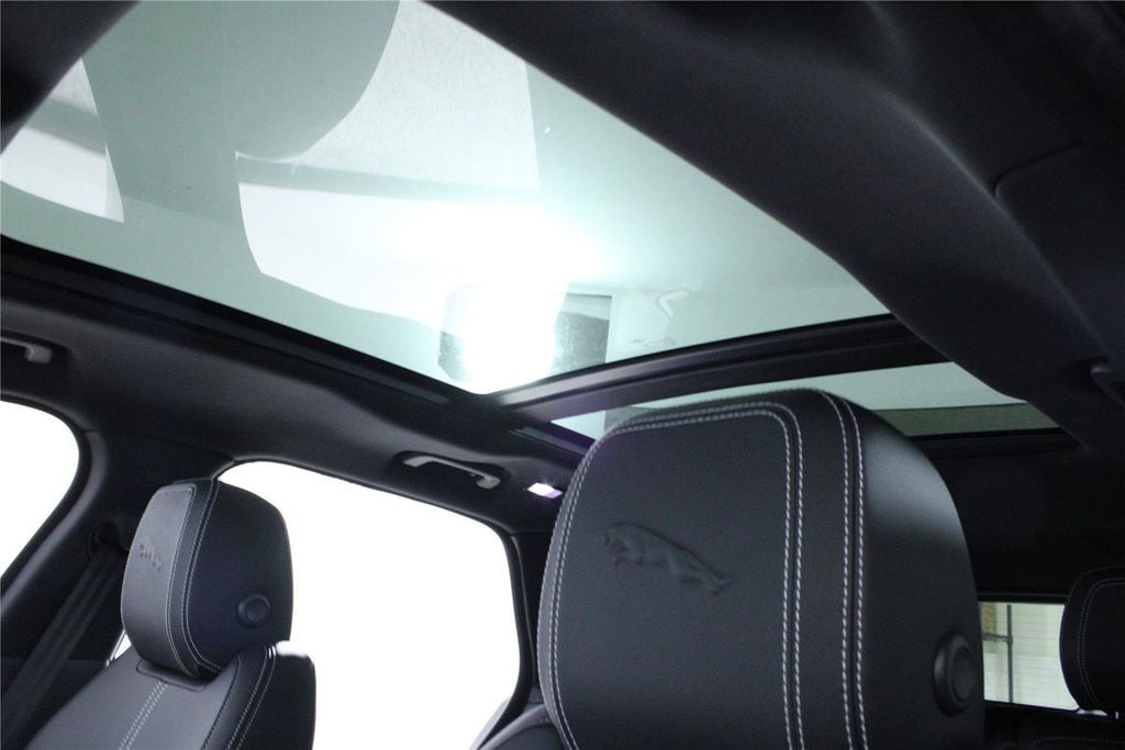 2026 Jaguar F-Pace R-Dynamic S - Photo 23