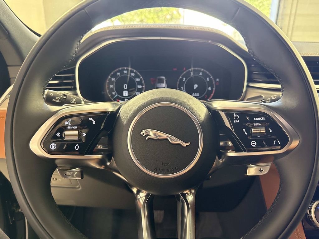 2026 Jaguar F-Pace R-Dynamic S - Photo 30