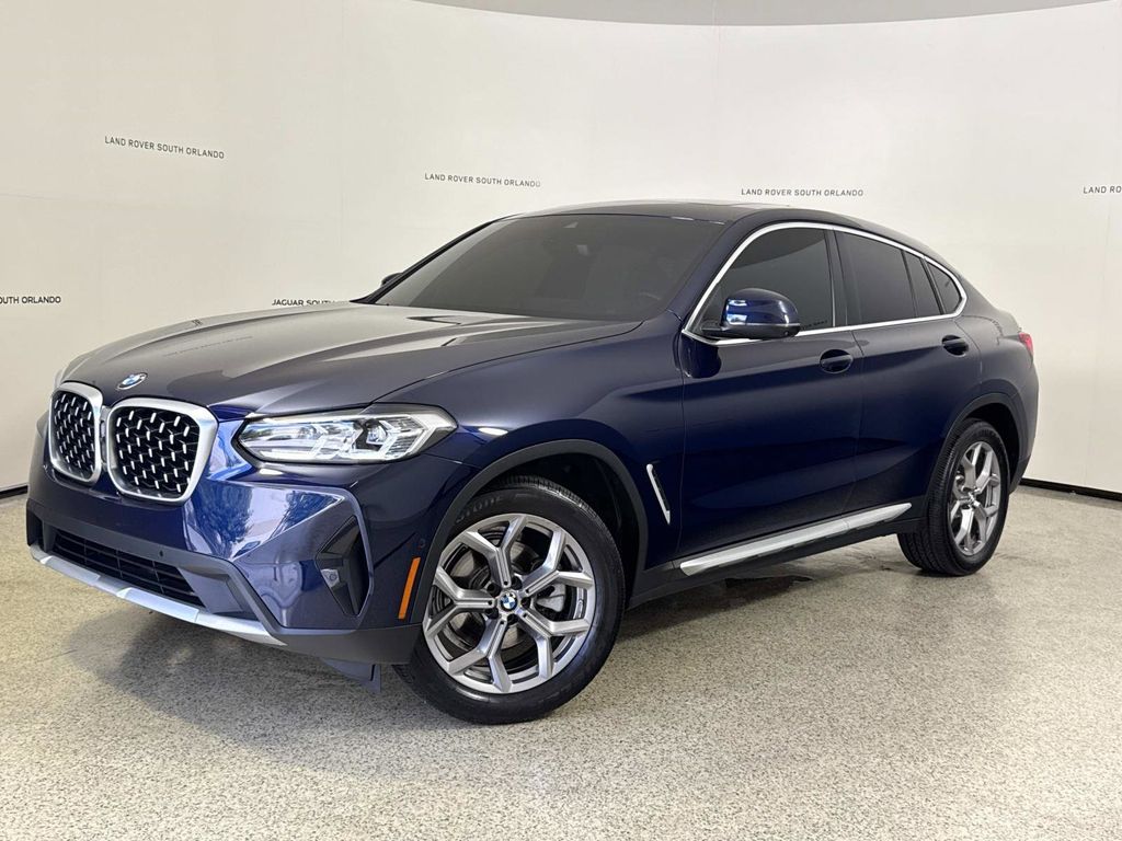 2023 BMW X4 xDrive30i's photo