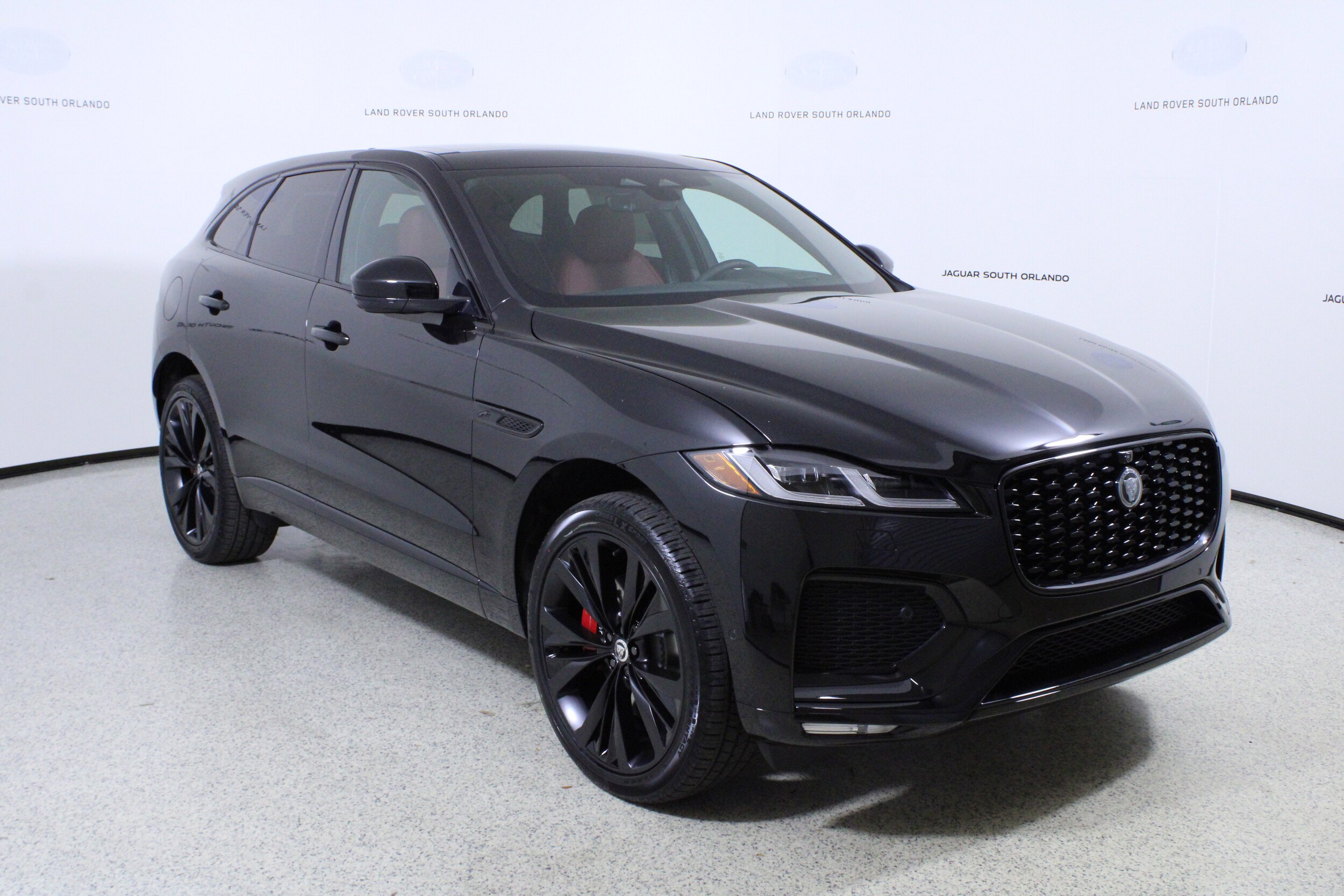 2026 Jaguar F-PACE P400 R-Dynamic S photo 3