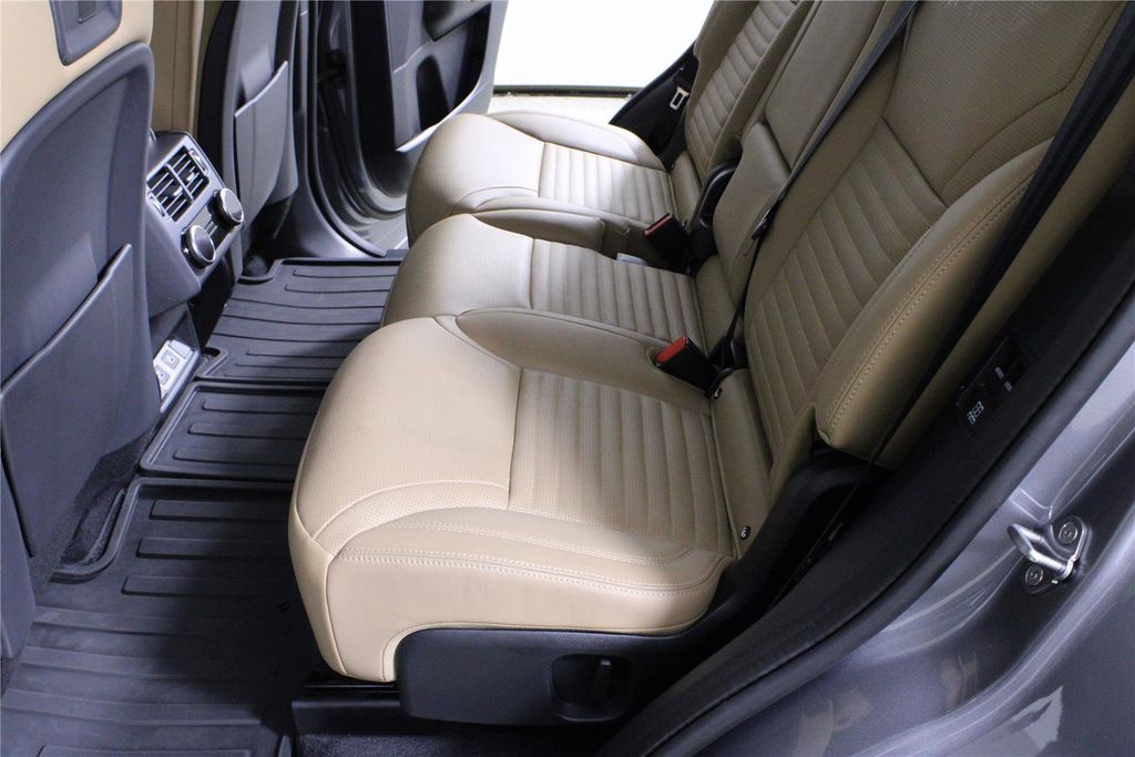 2025 Land Rover Discovery Dynamic SE - Photo 11