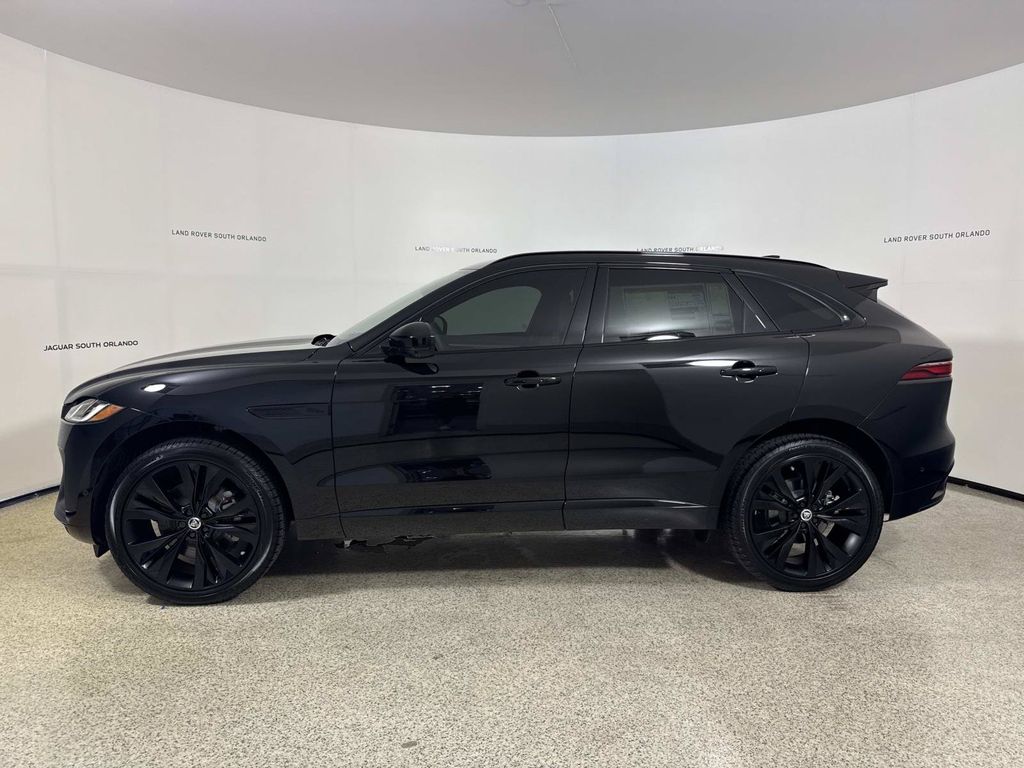 2026 Jaguar F-Pace R-Dynamic S - Photo 2