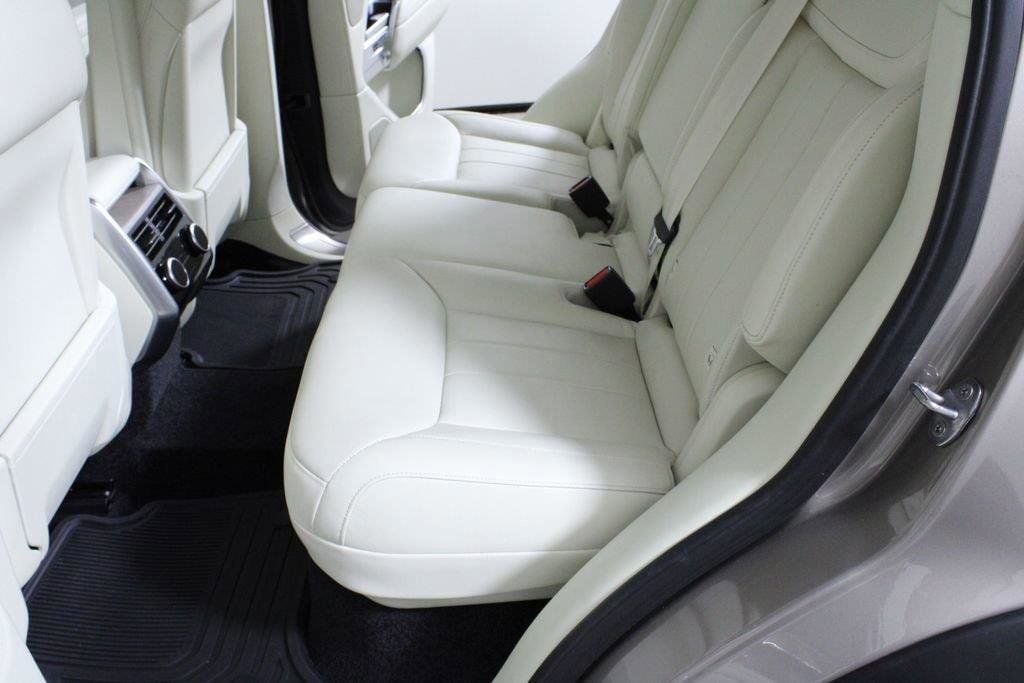 2023 Land Rover Range Rover SE - Photo 13