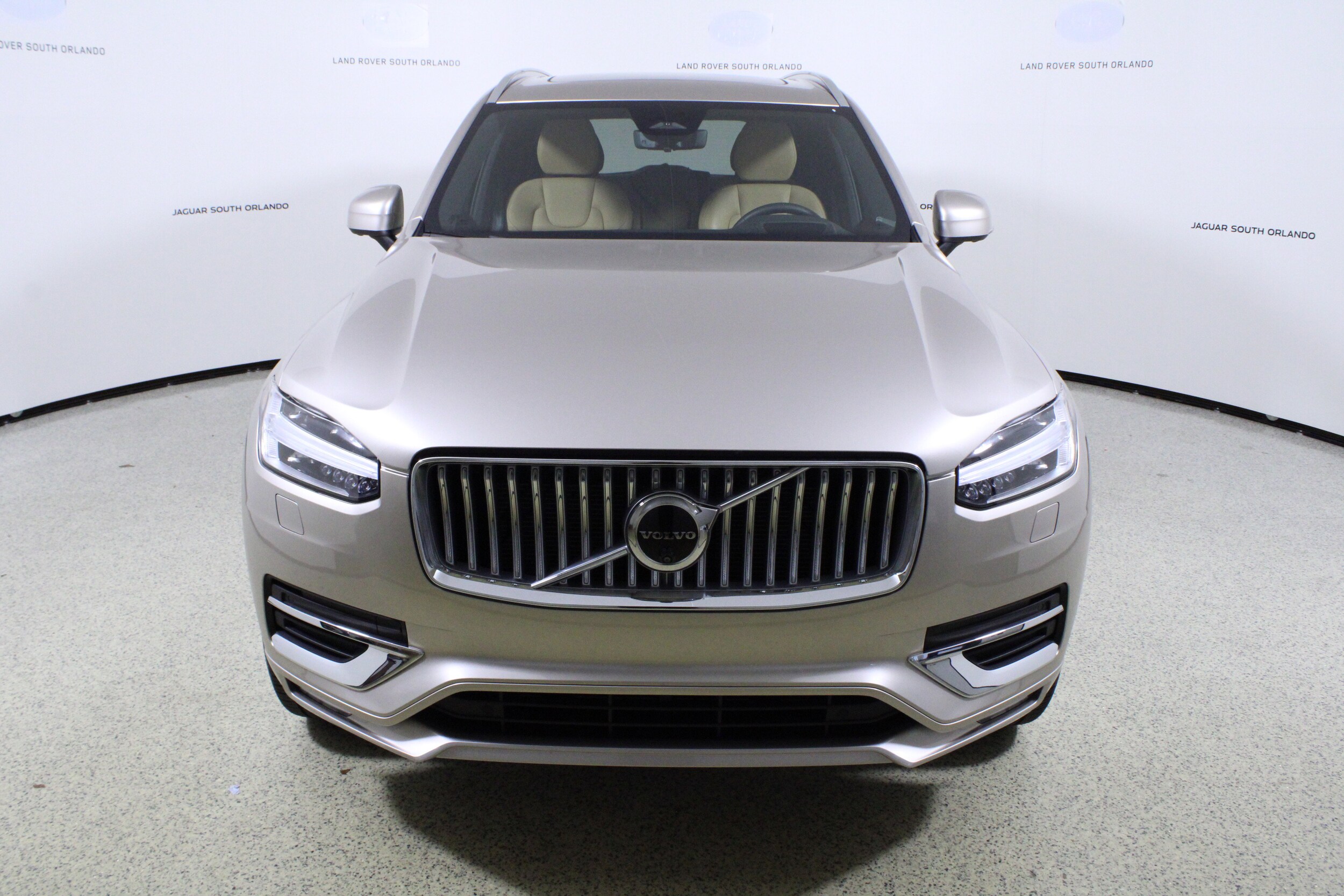 2025 Volvo XC90 AWD photo 2