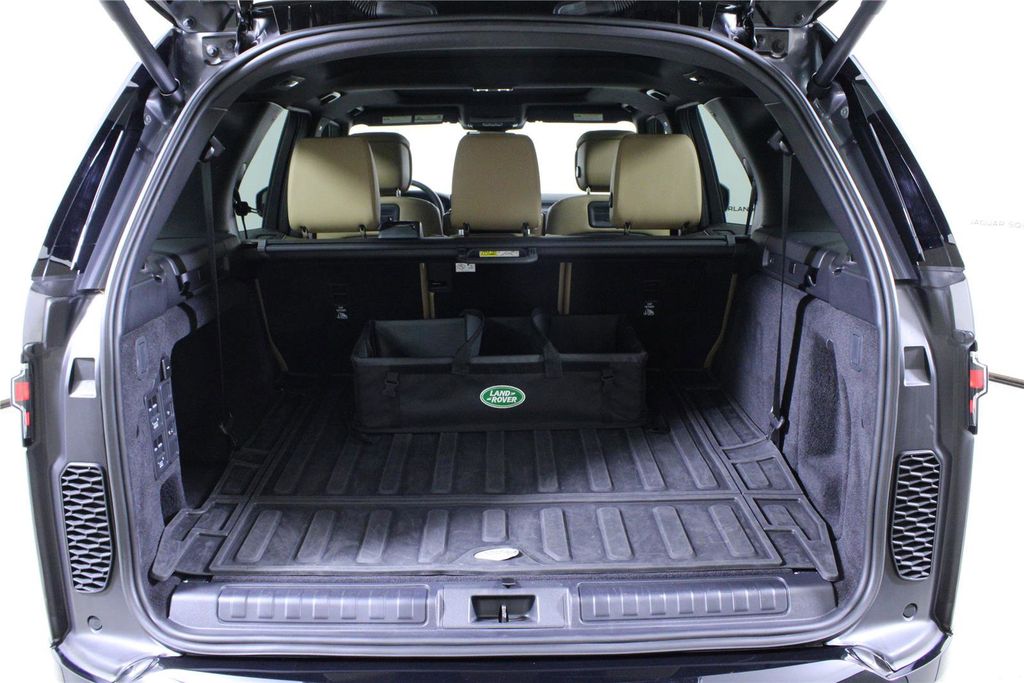 2025 Land Rover Discovery Dynamic SE - Photo 9