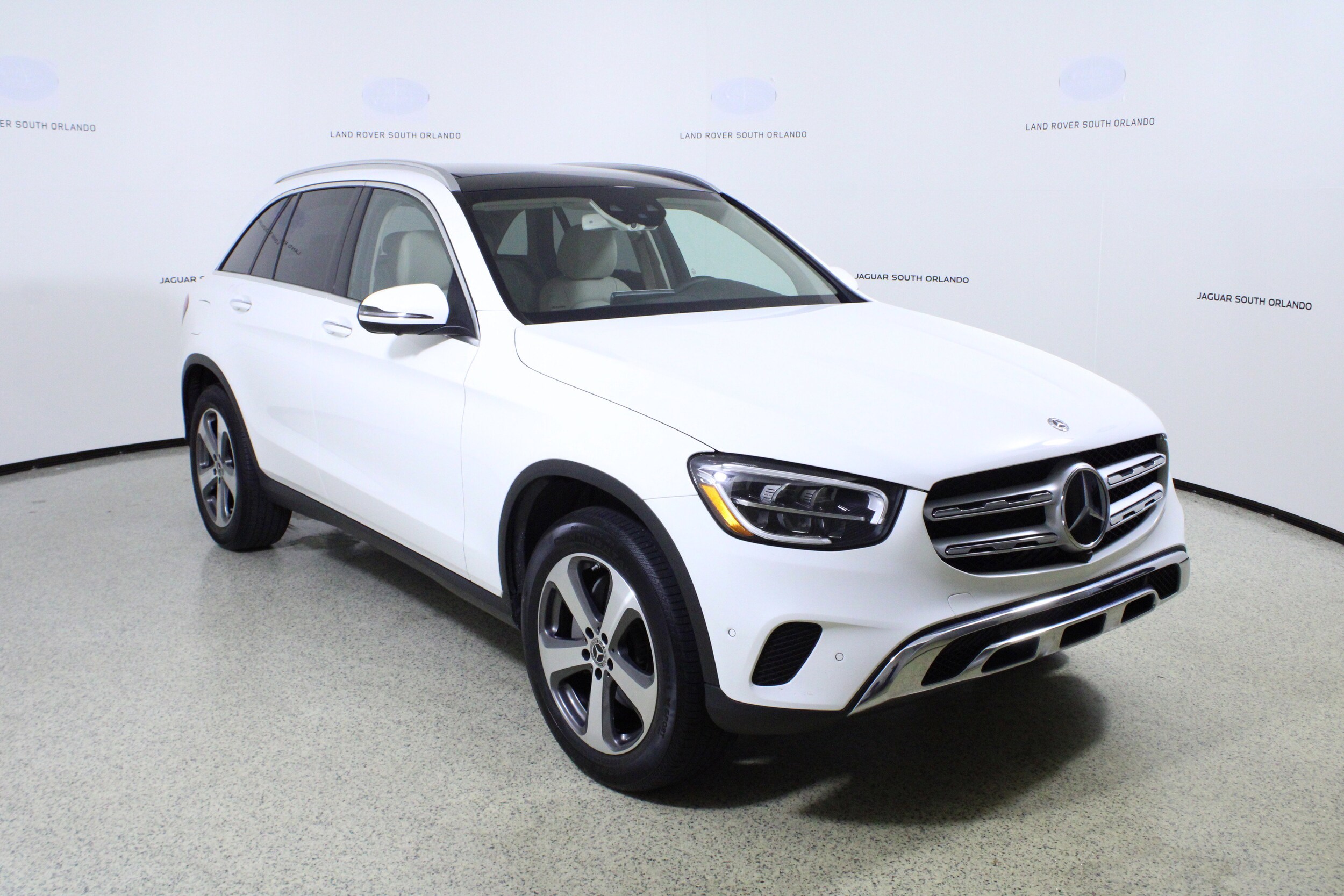 2020 Mercedes Benz GLC 300 photo 3