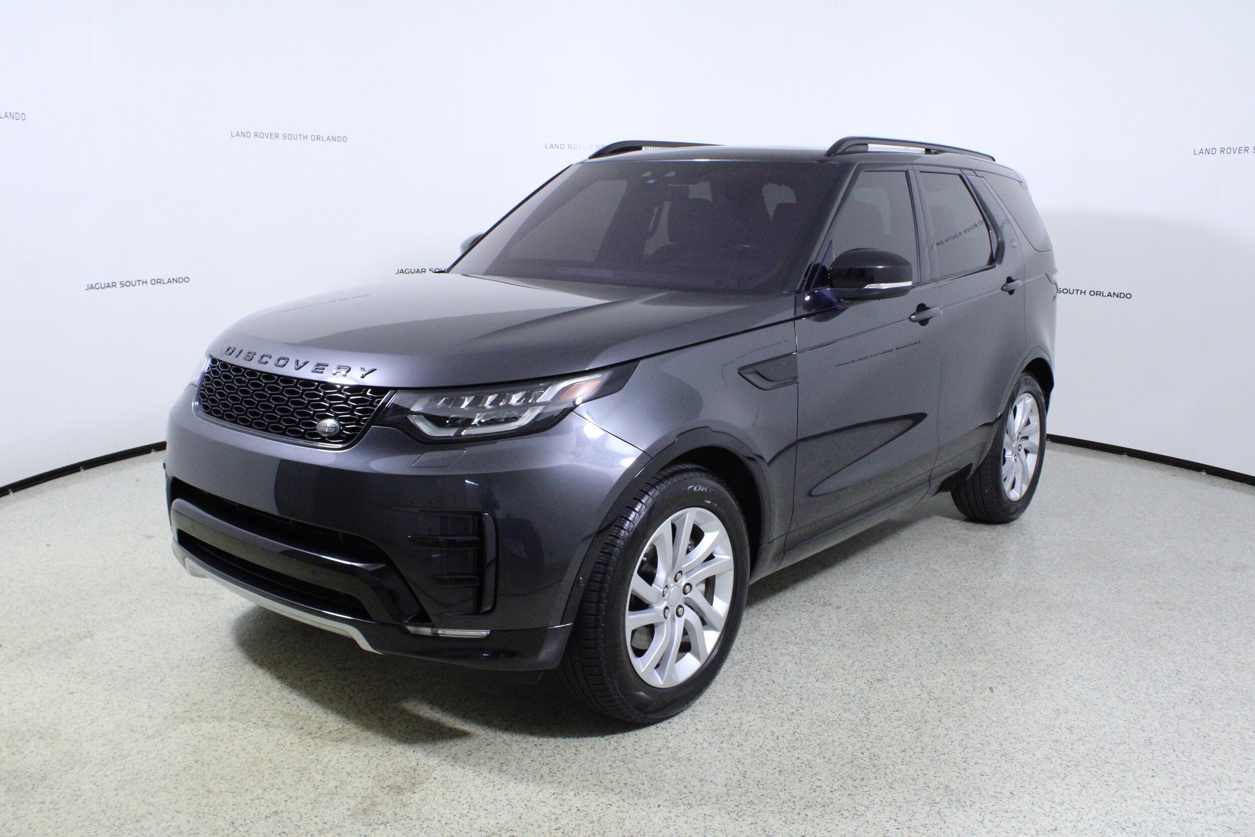 2019 Land Rover Discovery HSE Luxury photo 4